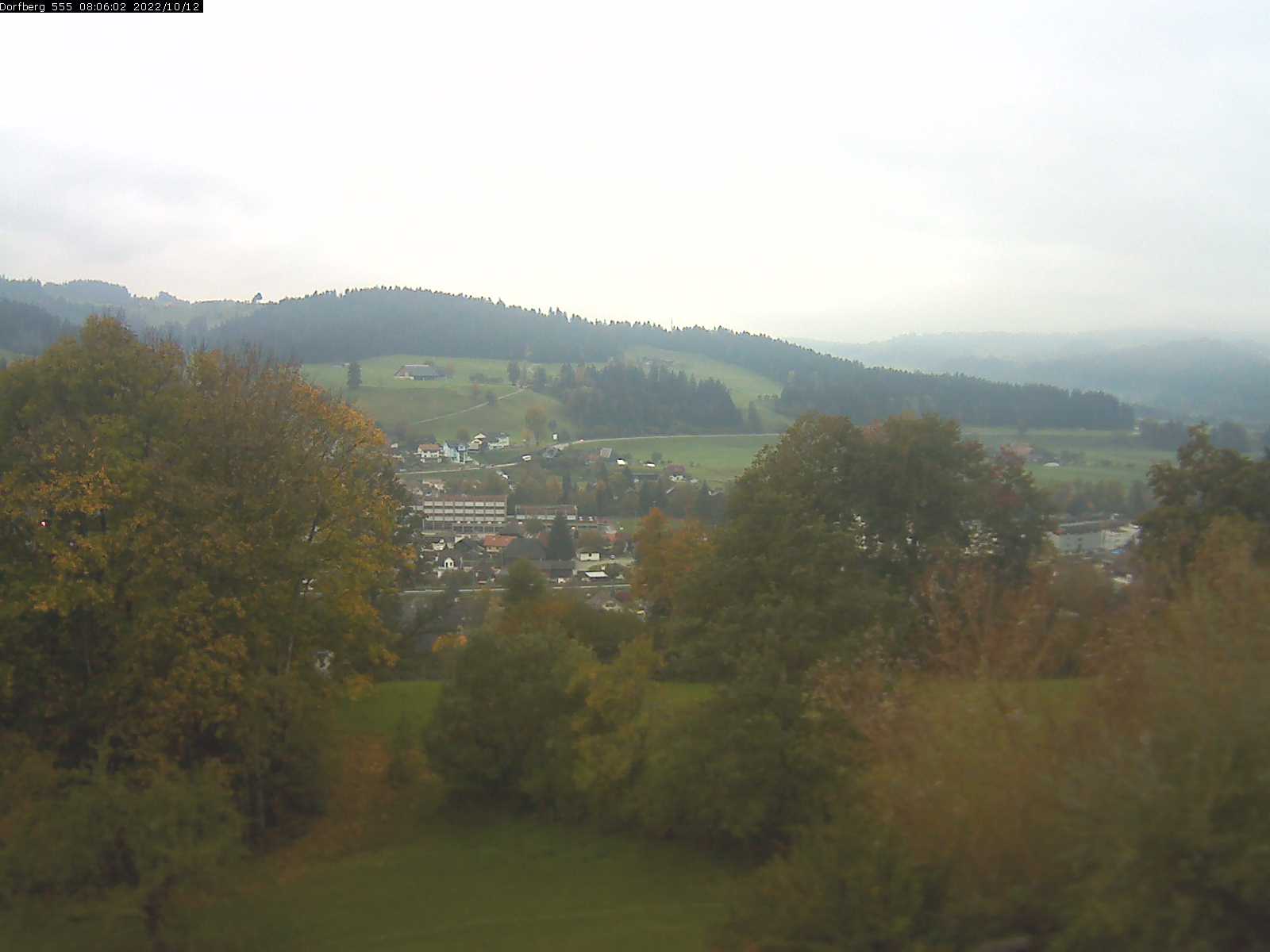 Webcam-Bild: Aussicht vom Dorfberg in Langnau 20221012-080601