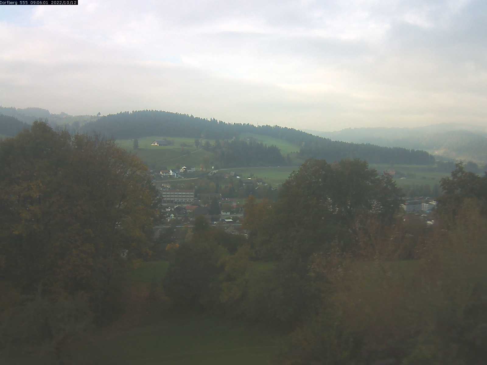 Webcam-Bild: Aussicht vom Dorfberg in Langnau 20221012-090601
