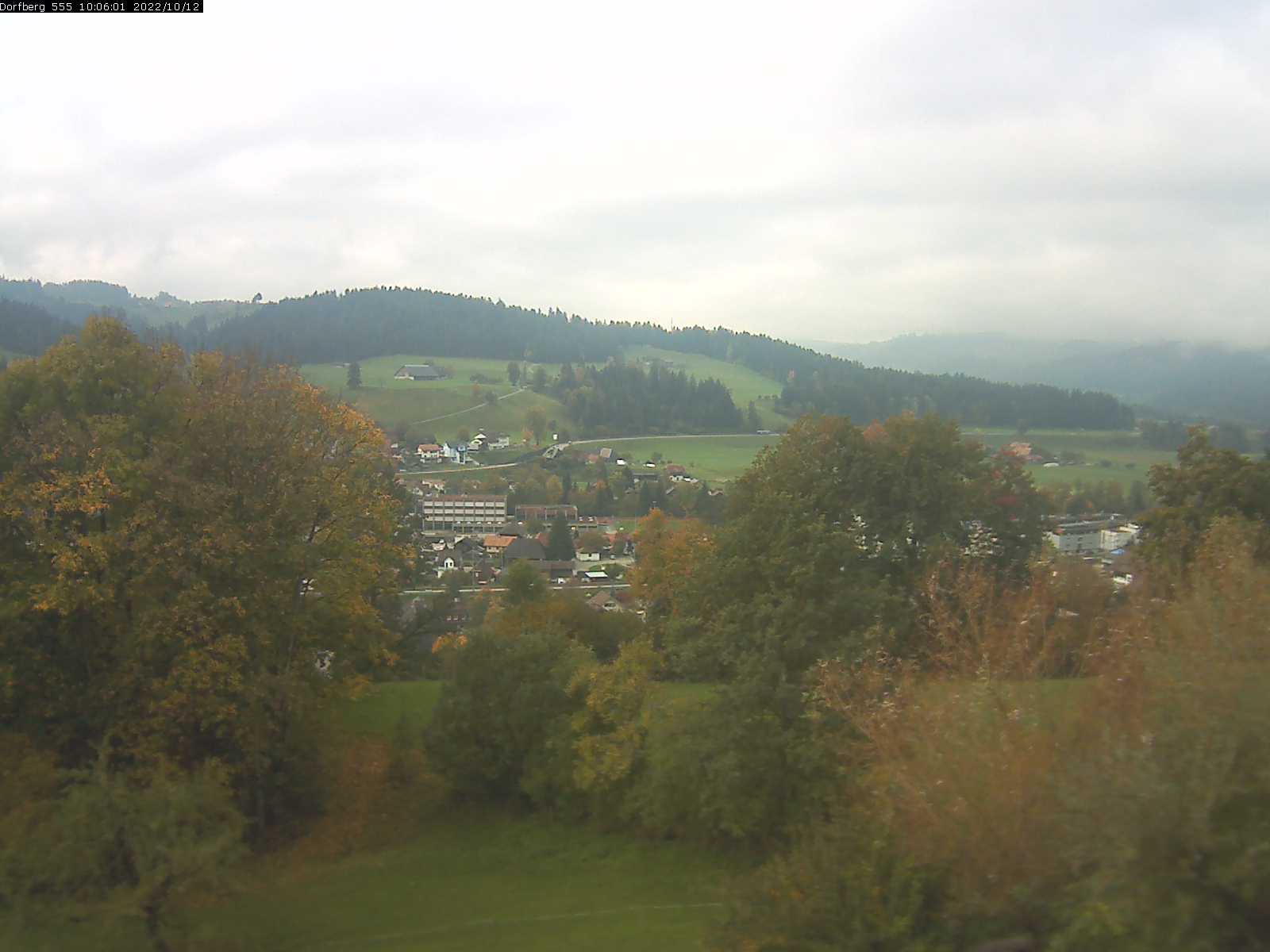 Webcam-Bild: Aussicht vom Dorfberg in Langnau 20221012-100601