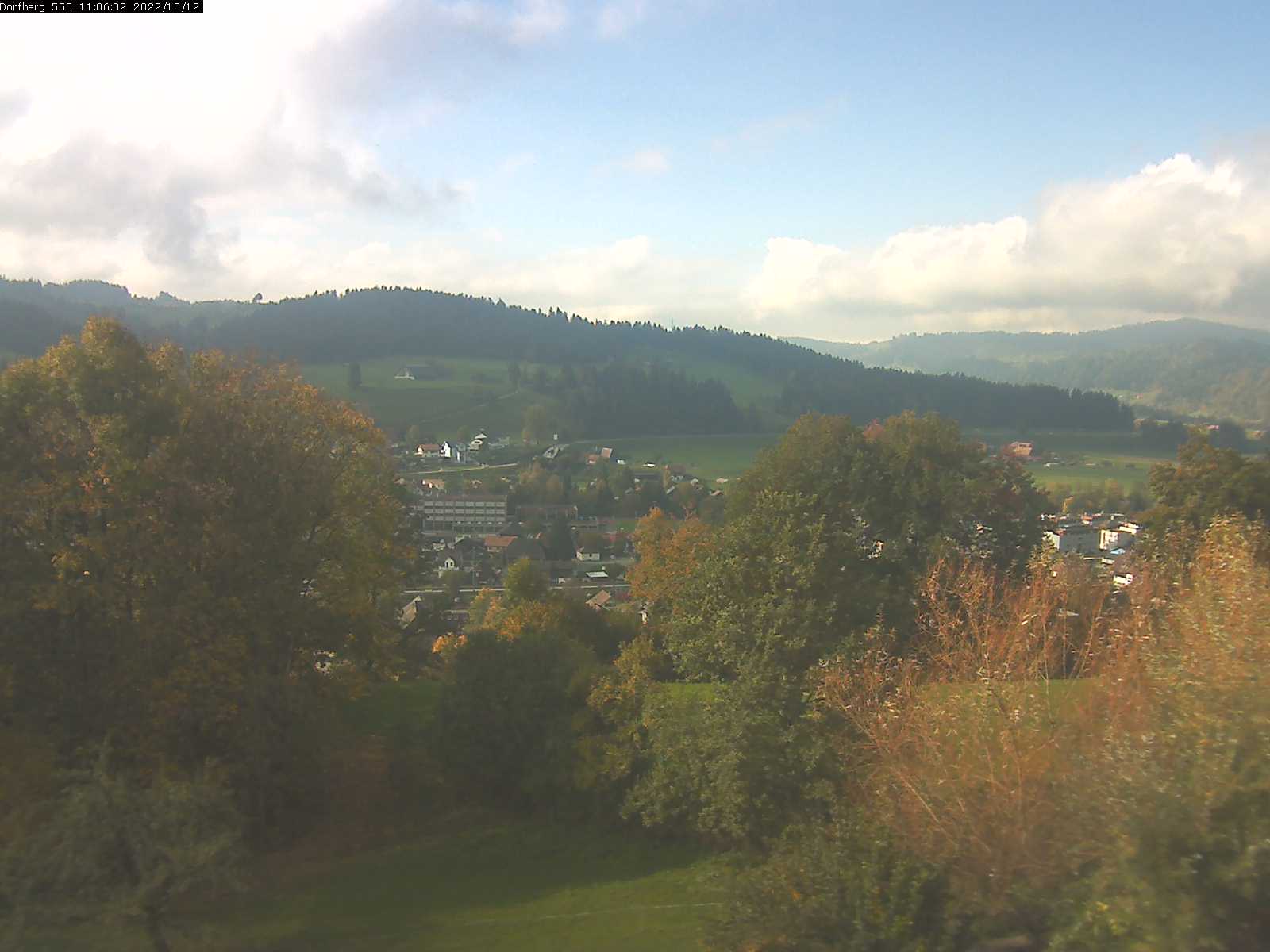 Webcam-Bild: Aussicht vom Dorfberg in Langnau 20221012-110601