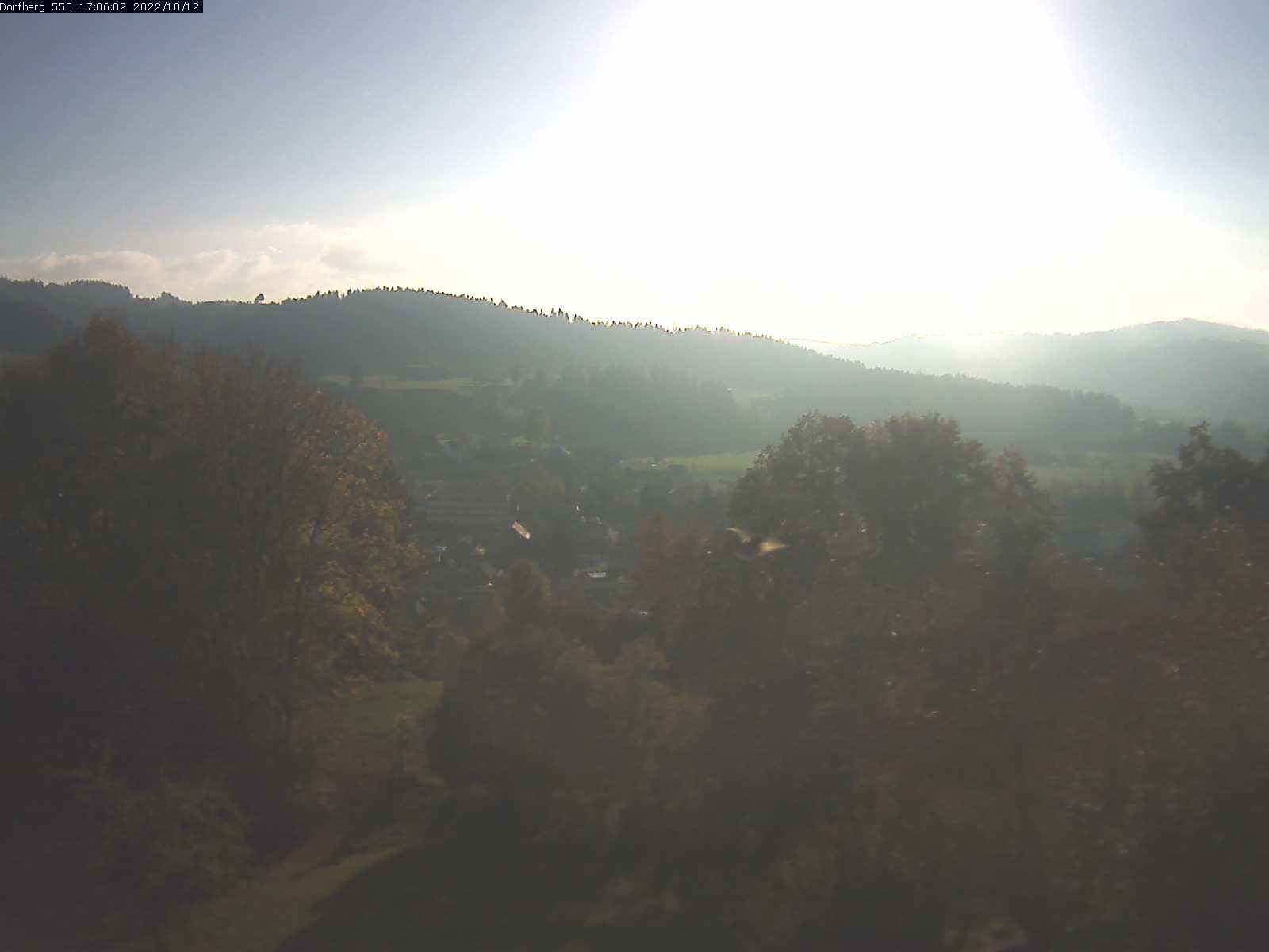 Webcam-Bild: Aussicht vom Dorfberg in Langnau 20221012-170601