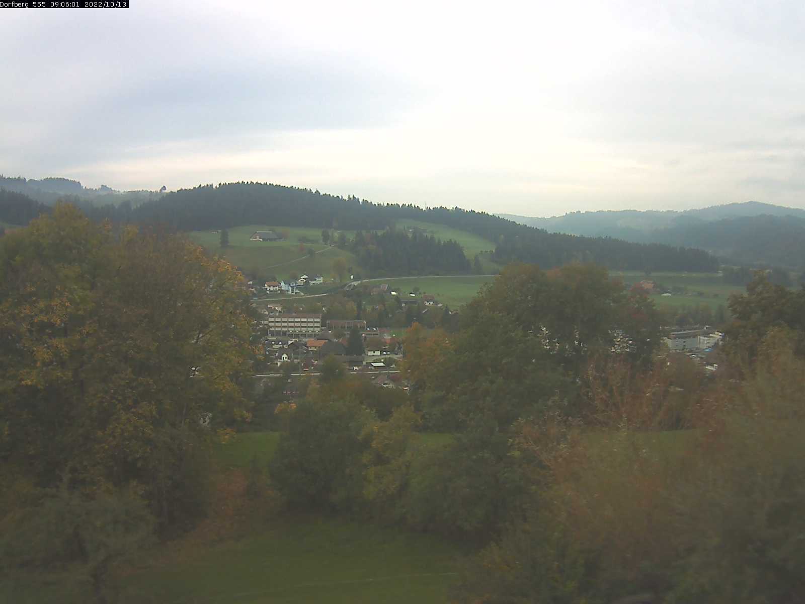 Webcam-Bild: Aussicht vom Dorfberg in Langnau 20221013-090601
