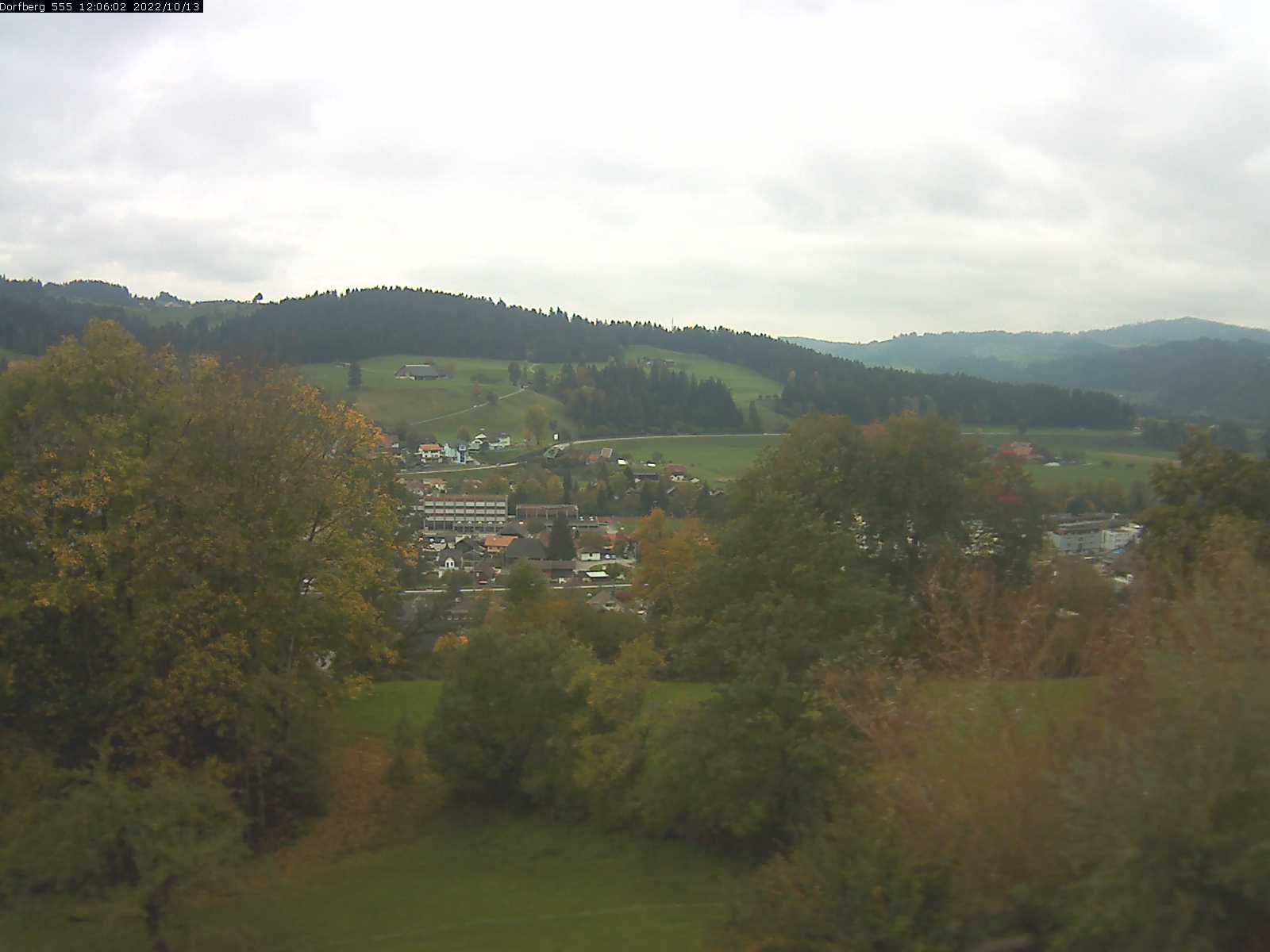Webcam-Bild: Aussicht vom Dorfberg in Langnau 20221013-120601
