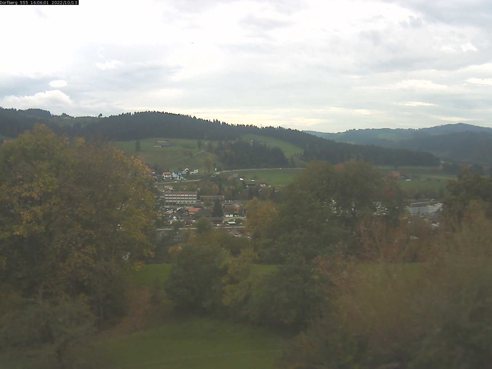 Webcam-Bild: Aussicht vom Dorfberg in Langnau 20221013-160601