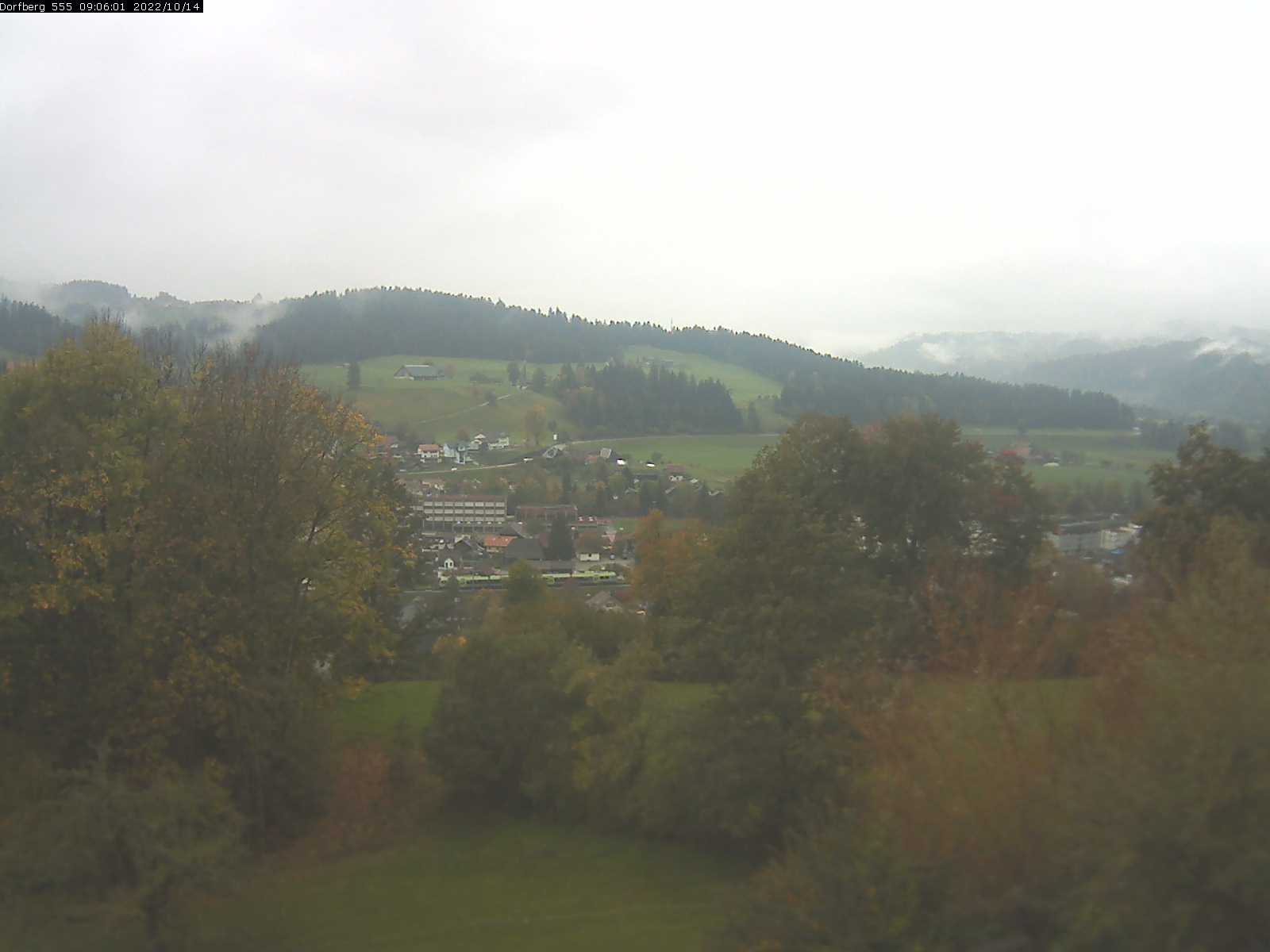 Webcam-Bild: Aussicht vom Dorfberg in Langnau 20221014-090601