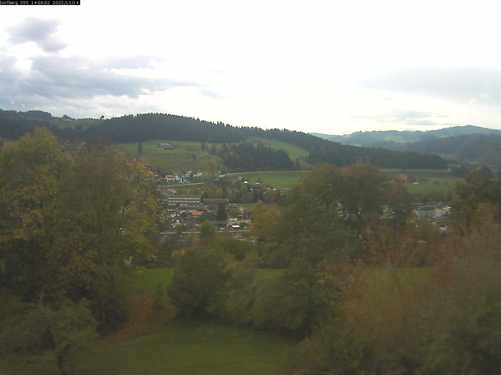 Webcam-Bild: Aussicht vom Dorfberg in Langnau 20221014-140601