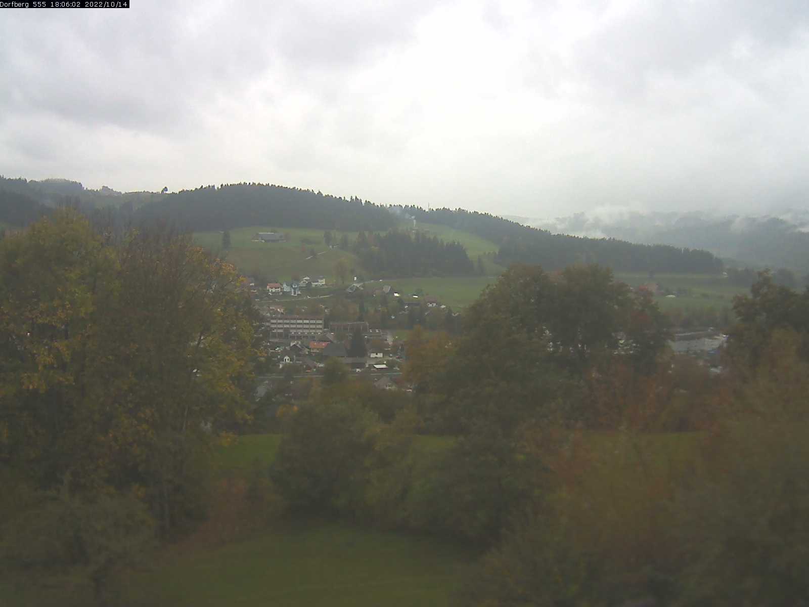 Webcam-Bild: Aussicht vom Dorfberg in Langnau 20221014-180601