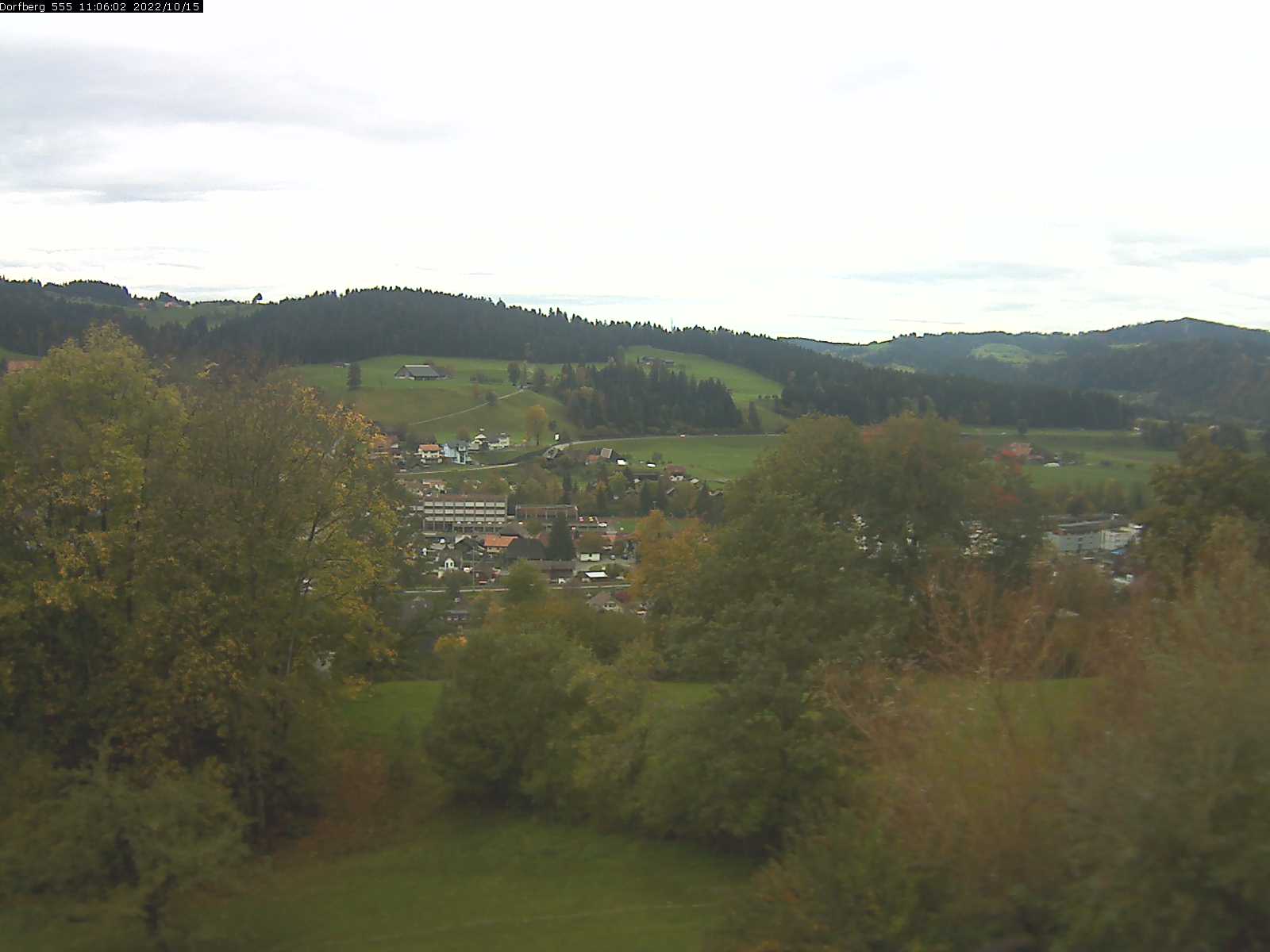 Webcam-Bild: Aussicht vom Dorfberg in Langnau 20221015-110601