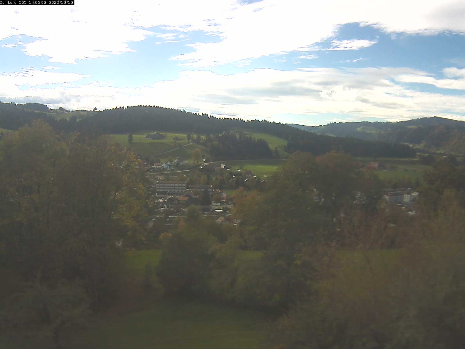 Webcam-Bild: Aussicht vom Dorfberg in Langnau 20221015-140601