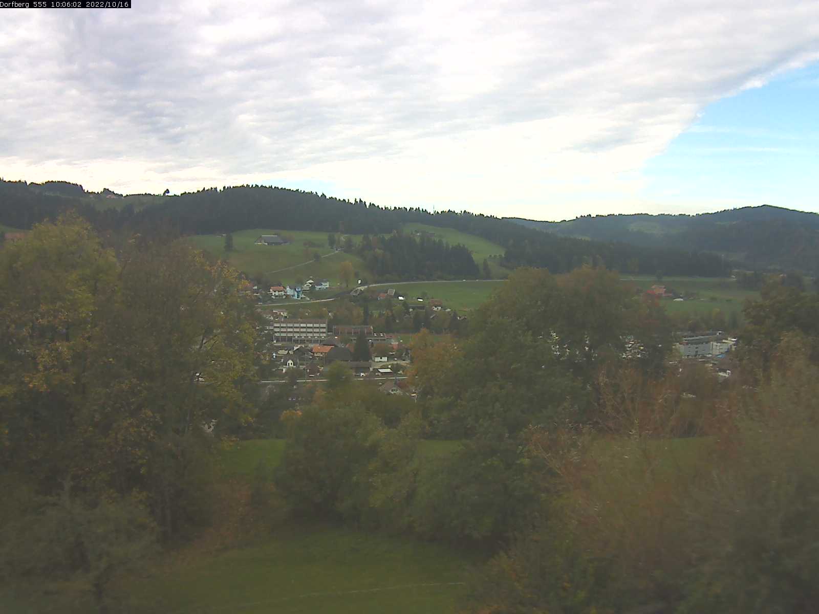 Webcam-Bild: Aussicht vom Dorfberg in Langnau 20221016-100601