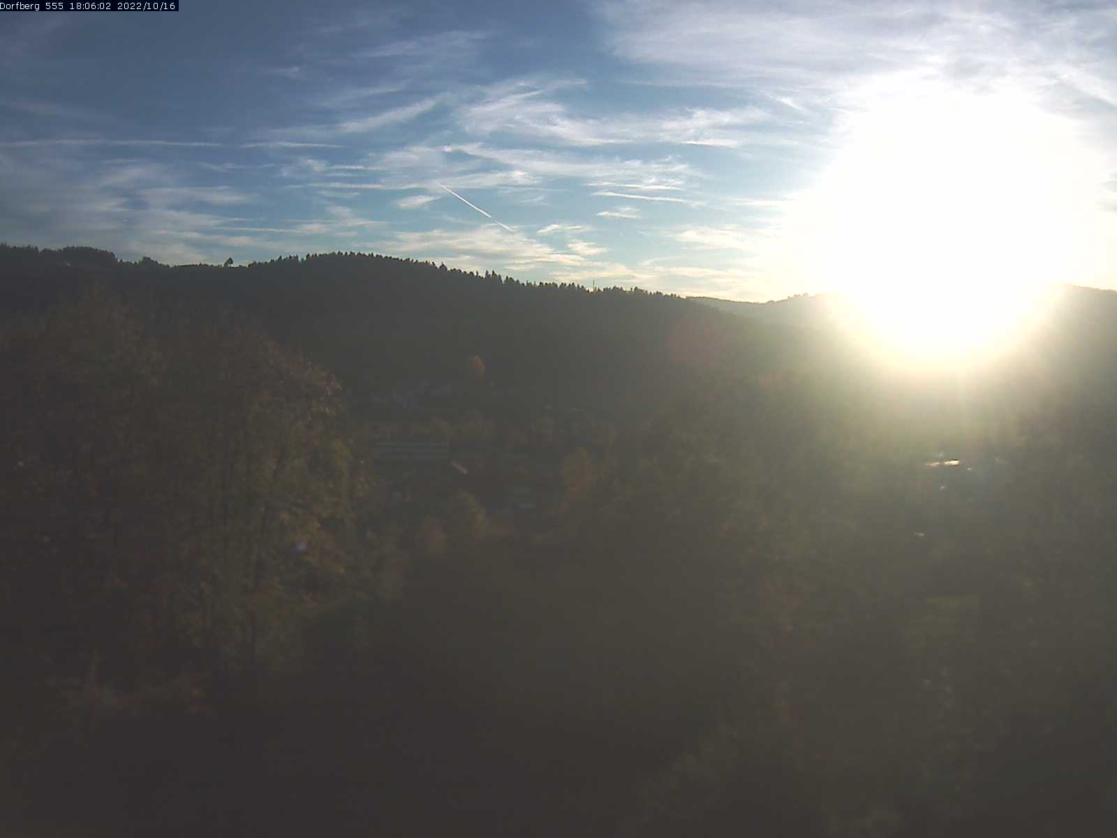 Webcam-Bild: Aussicht vom Dorfberg in Langnau 20221016-180601