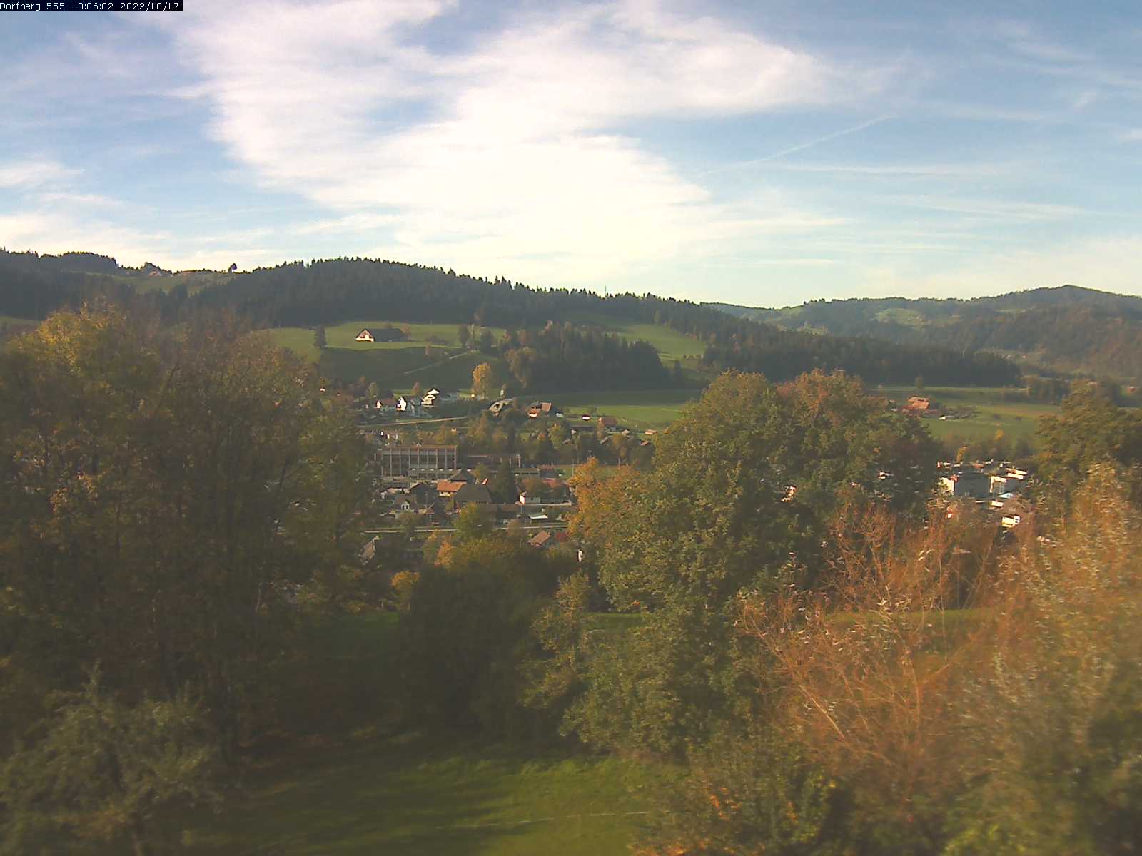 Webcam-Bild: Aussicht vom Dorfberg in Langnau 20221017-100602