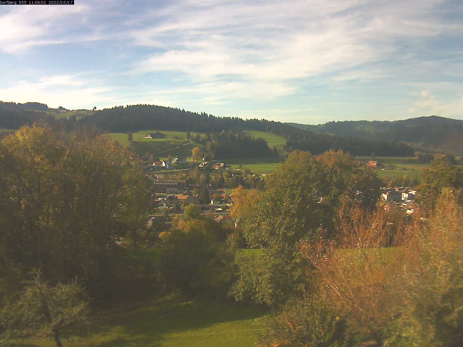 Webcam-Bild: Aussicht vom Dorfberg in Langnau 20221017-110601