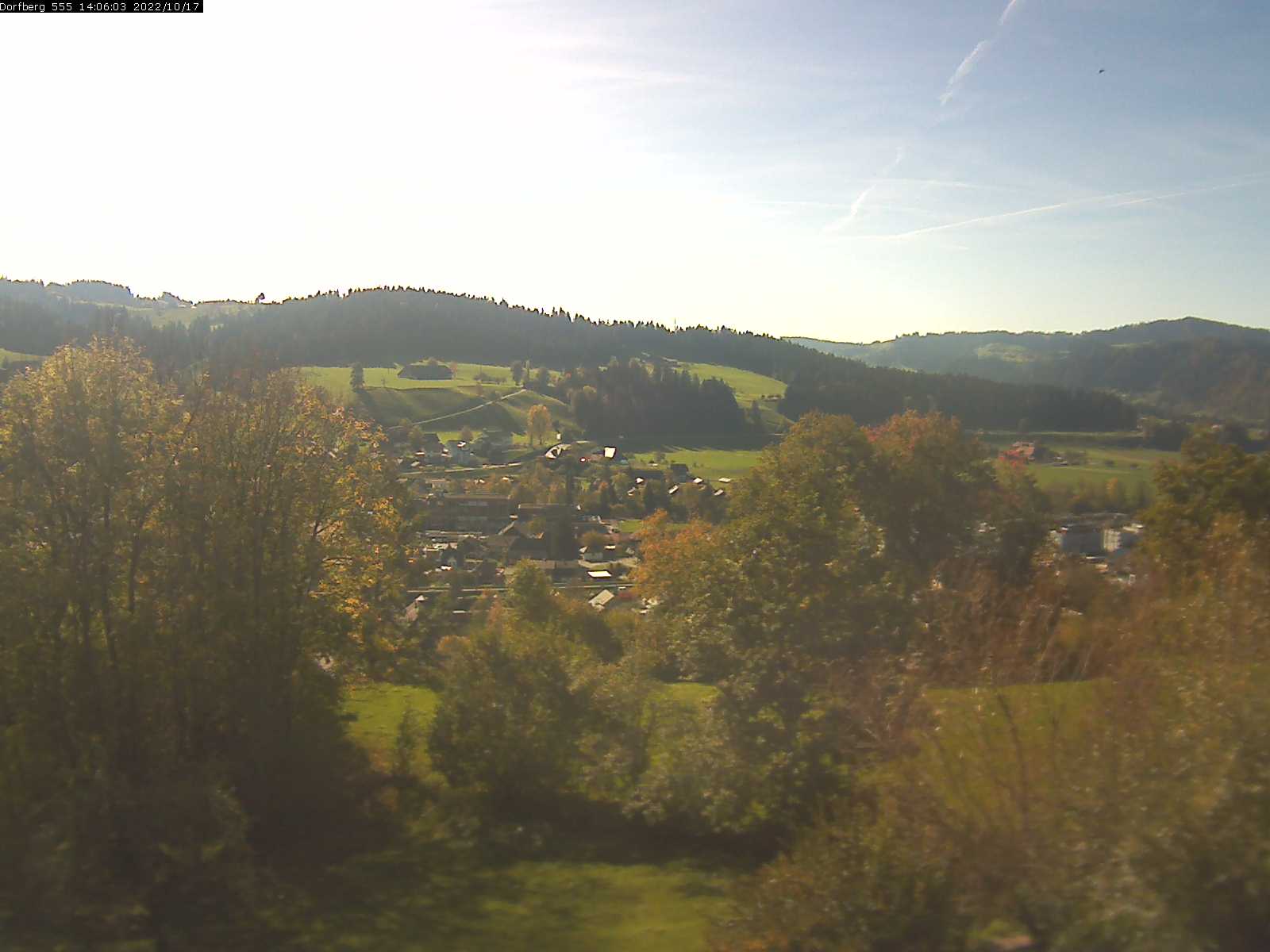 Webcam-Bild: Aussicht vom Dorfberg in Langnau 20221017-140601