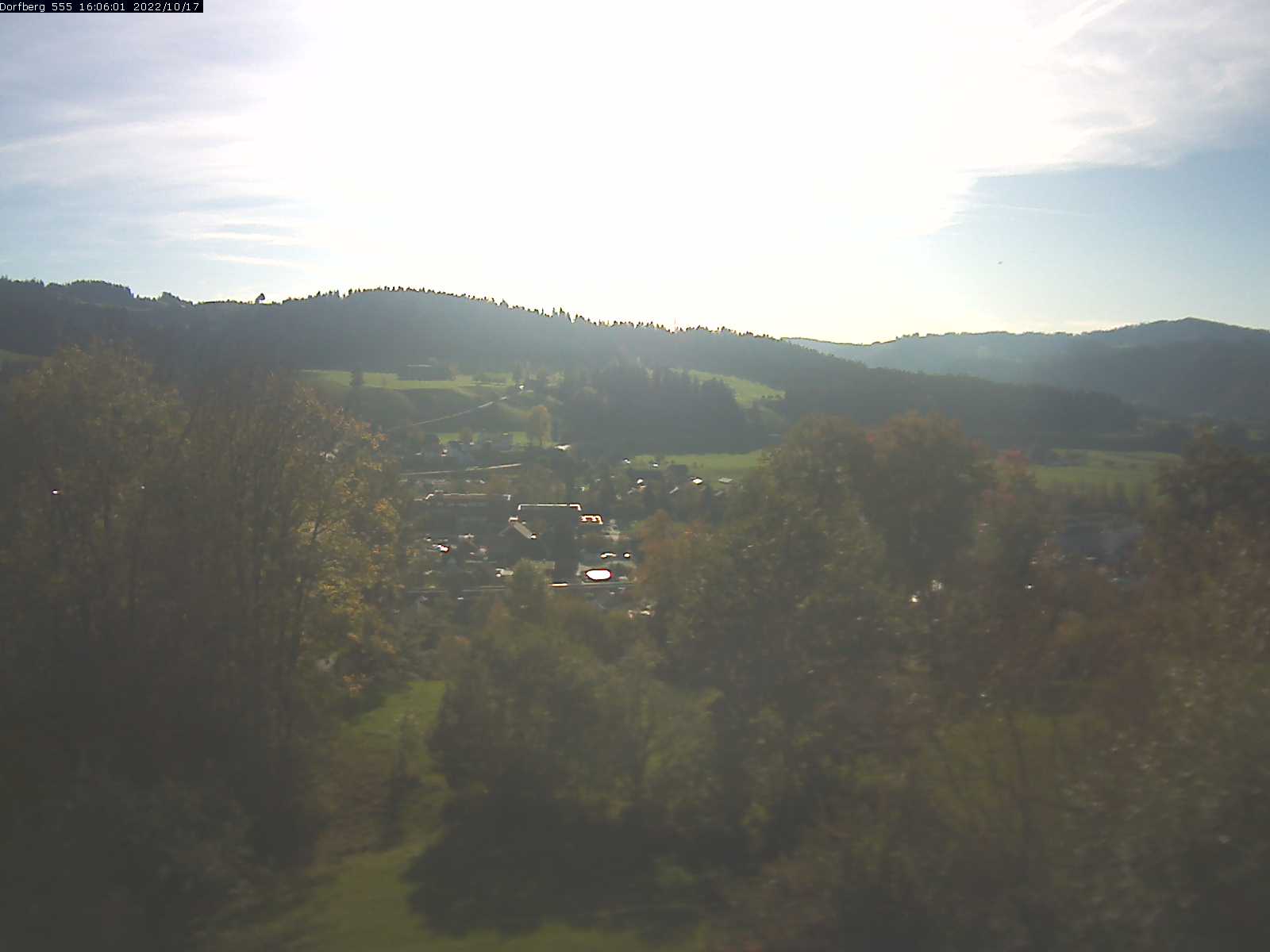 Webcam-Bild: Aussicht vom Dorfberg in Langnau 20221017-160601