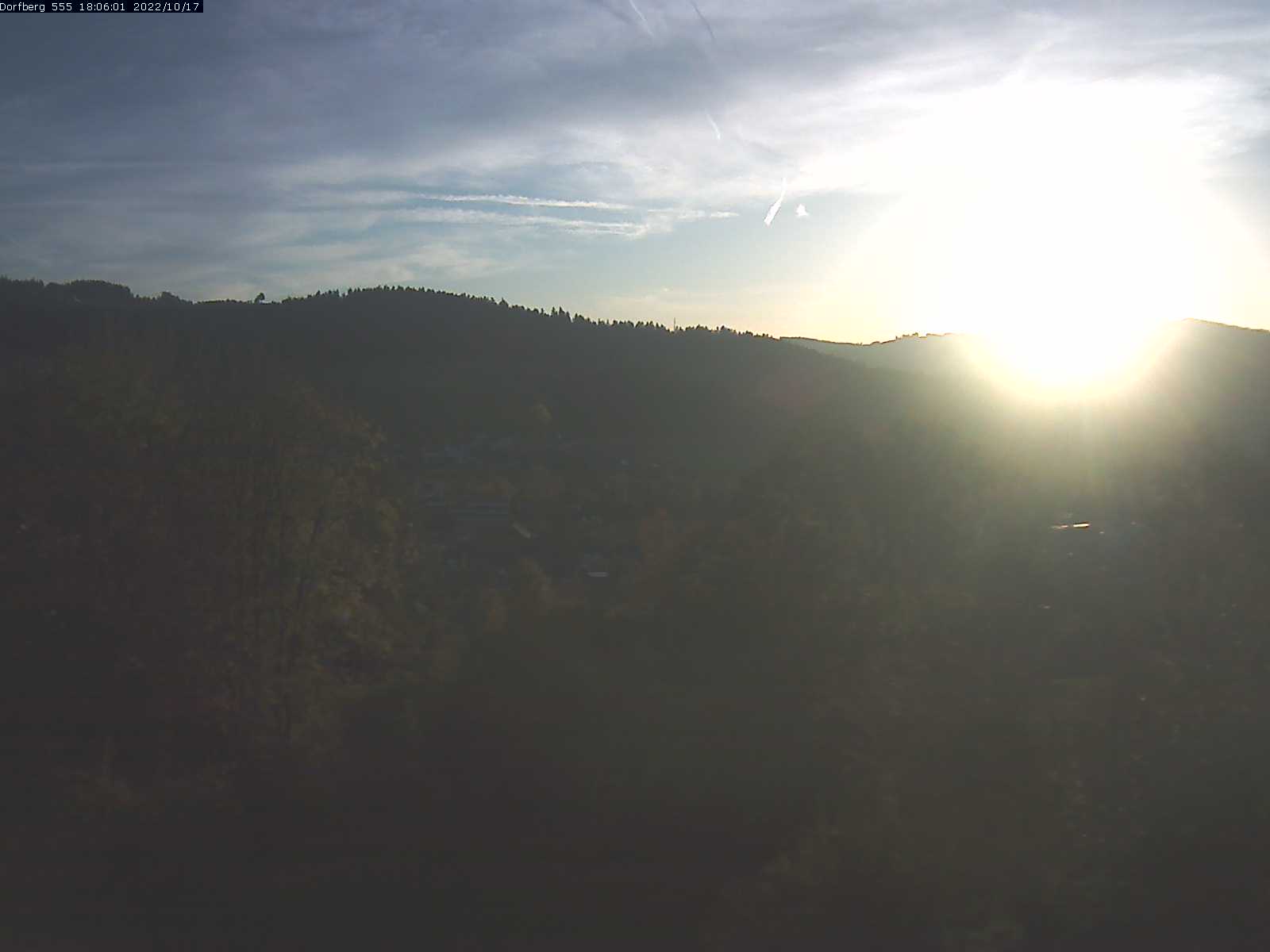 Webcam-Bild: Aussicht vom Dorfberg in Langnau 20221017-180601