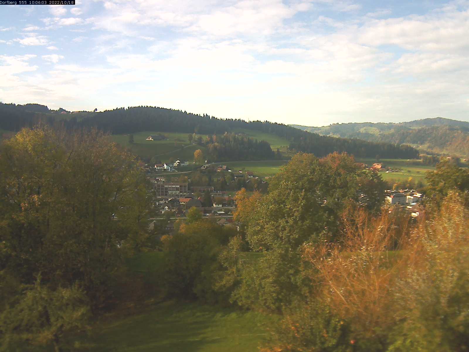 Webcam-Bild: Aussicht vom Dorfberg in Langnau 20221018-100602