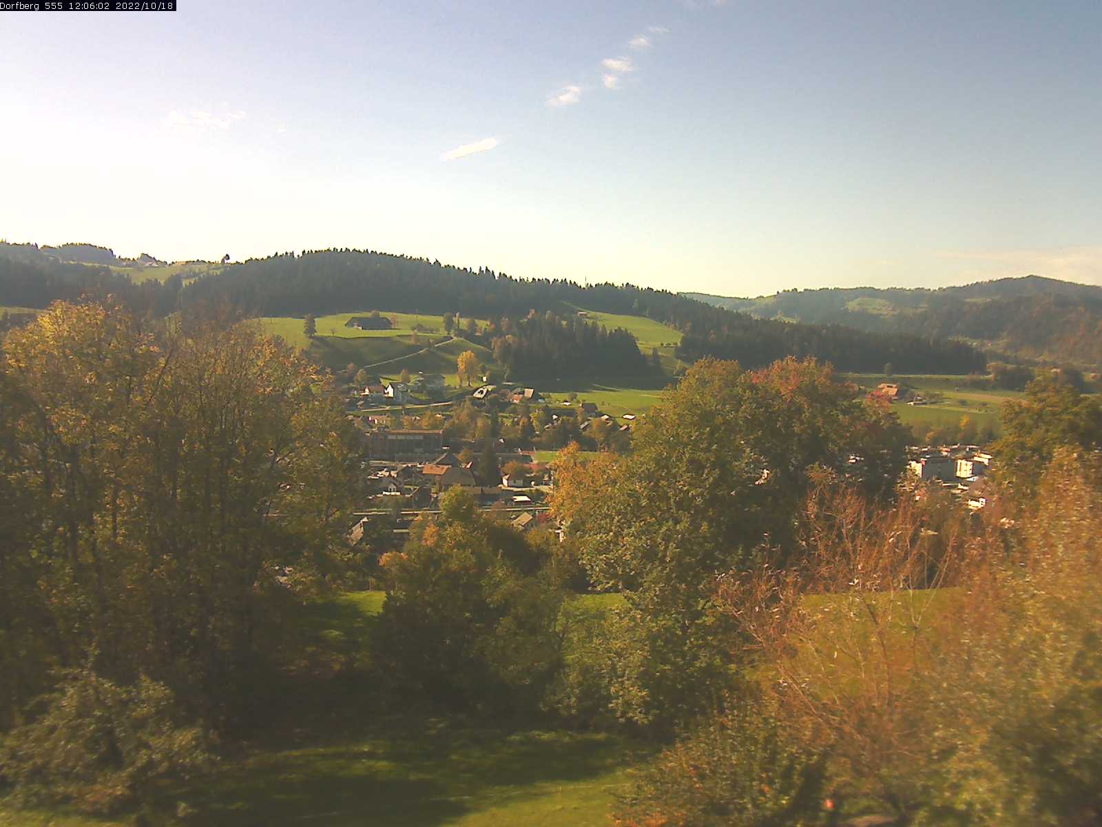 Webcam-Bild: Aussicht vom Dorfberg in Langnau 20221018-120601