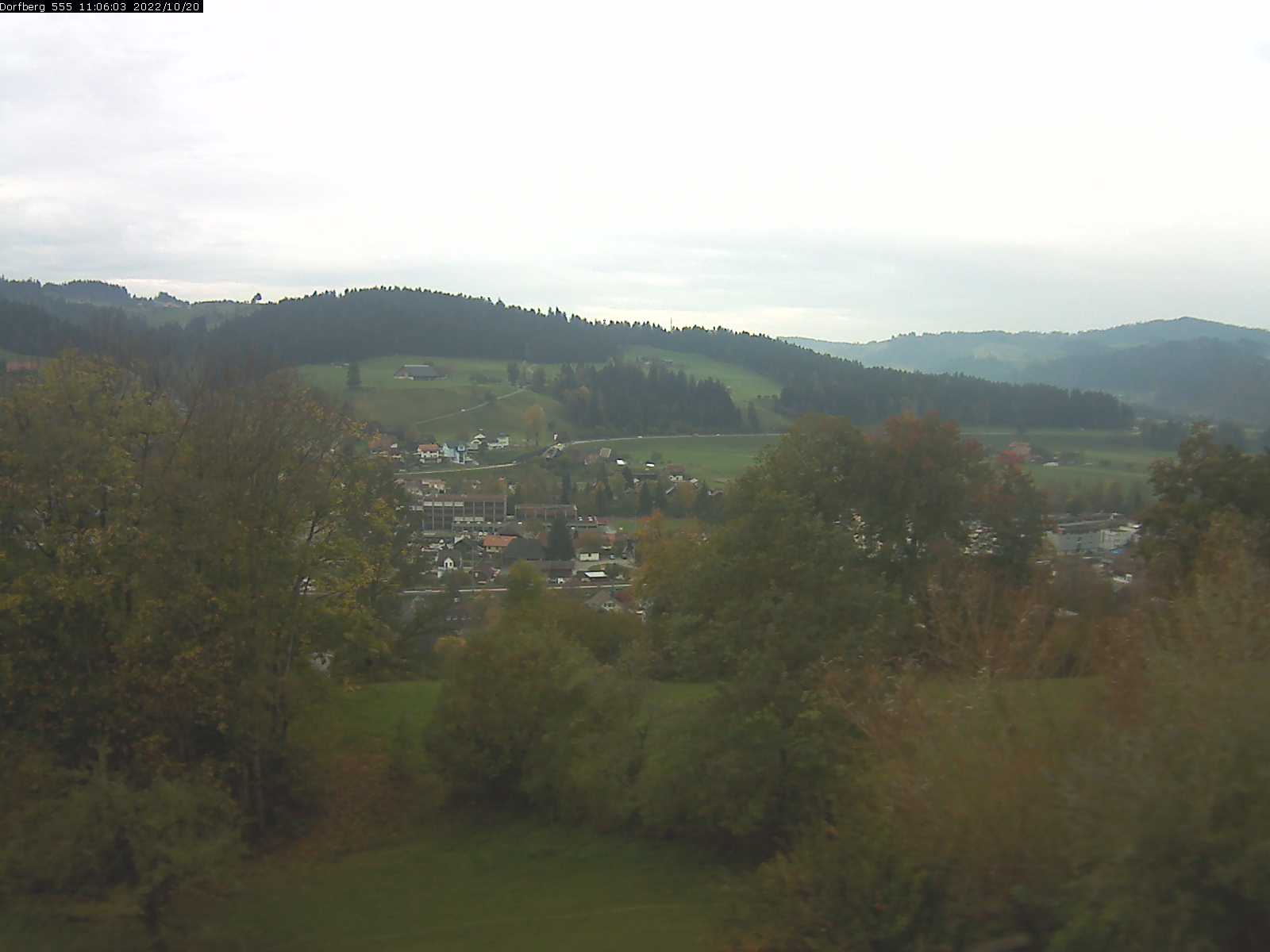 Webcam-Bild: Aussicht vom Dorfberg in Langnau 20221020-110602