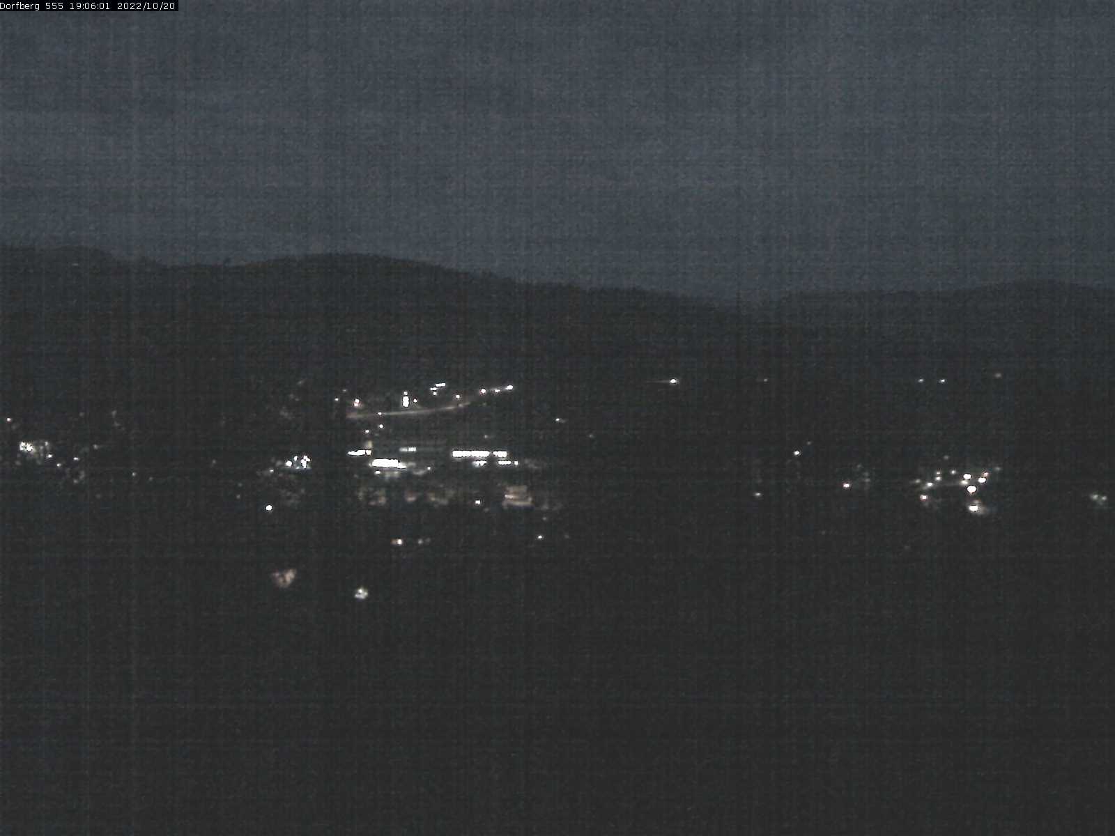 Webcam-Bild: Aussicht vom Dorfberg in Langnau 20221020-190601