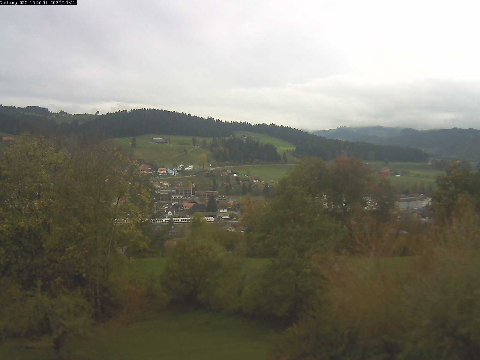Webcam-Bild: Aussicht vom Dorfberg in Langnau 20221021-160601