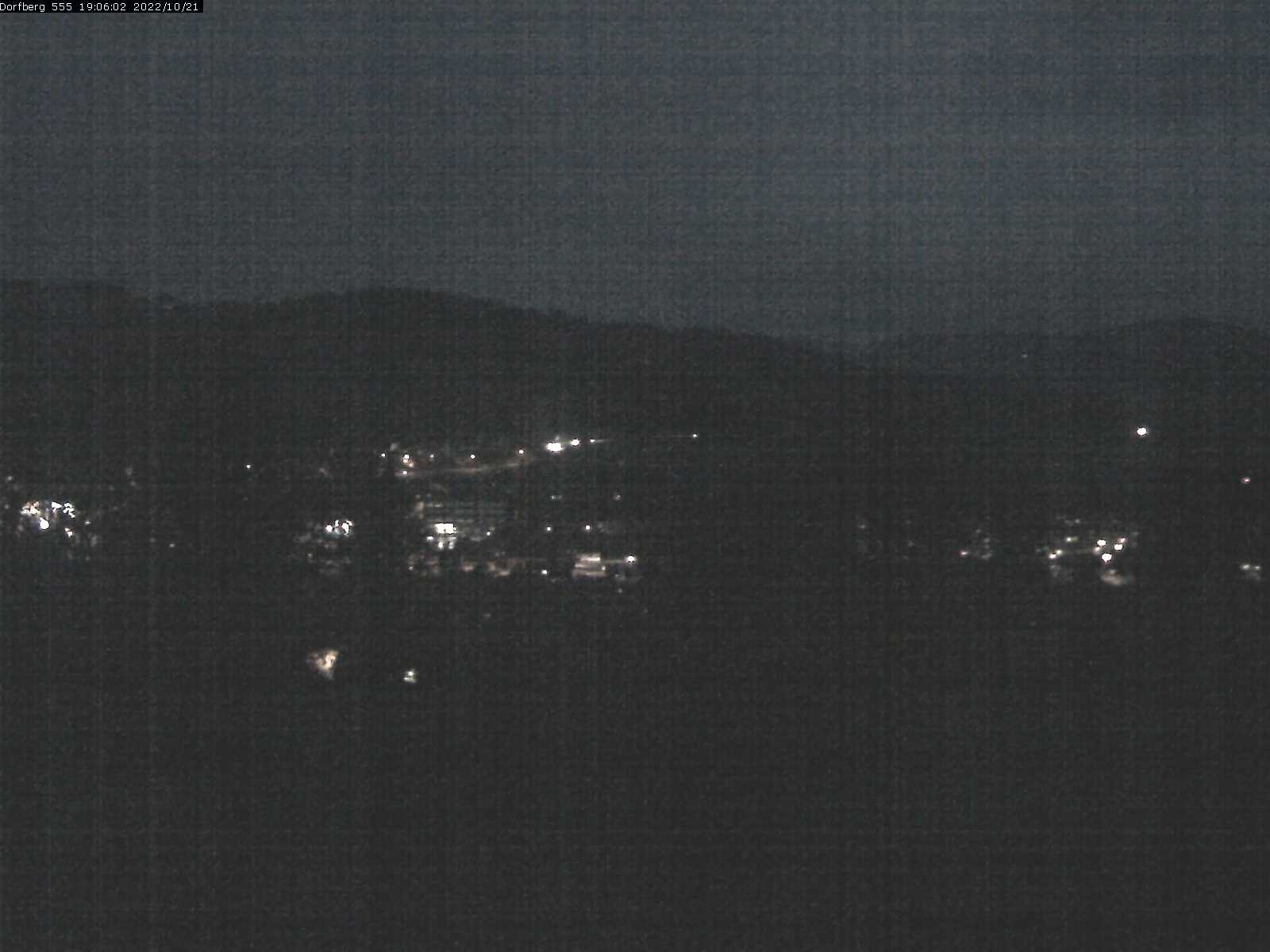 Webcam-Bild: Aussicht vom Dorfberg in Langnau 20221021-190601