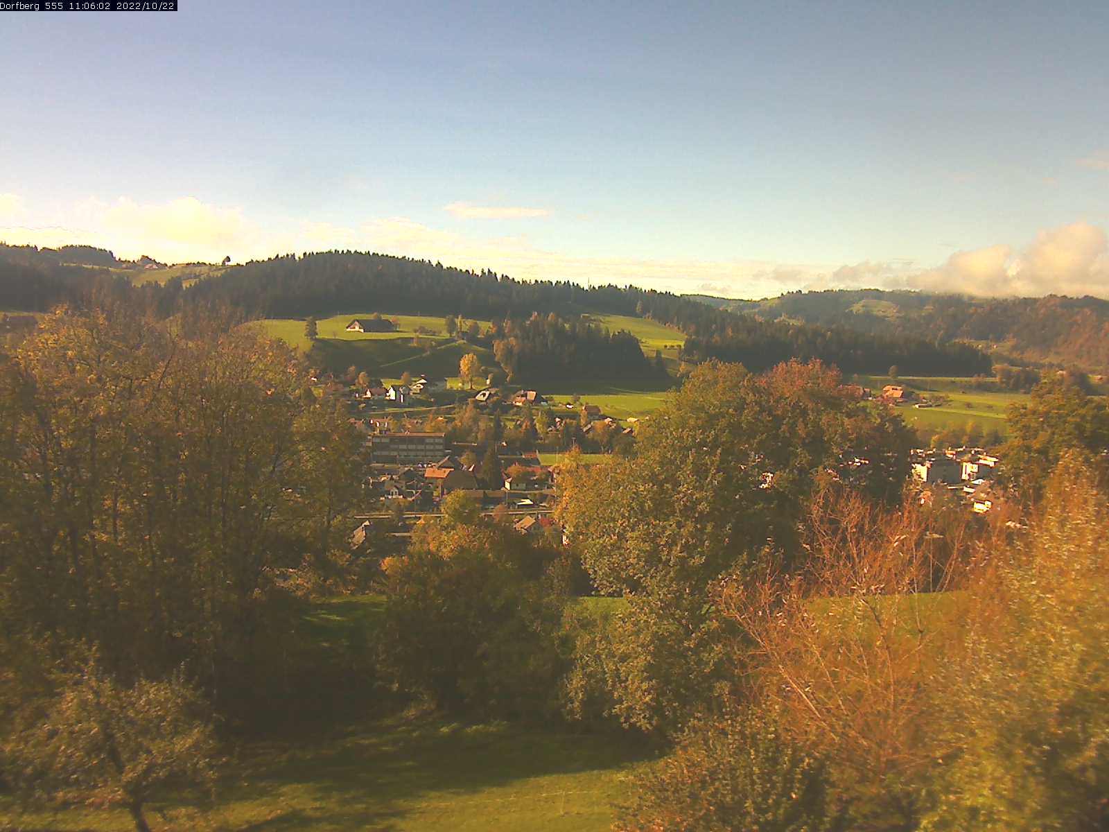 Webcam-Bild: Aussicht vom Dorfberg in Langnau 20221022-110601