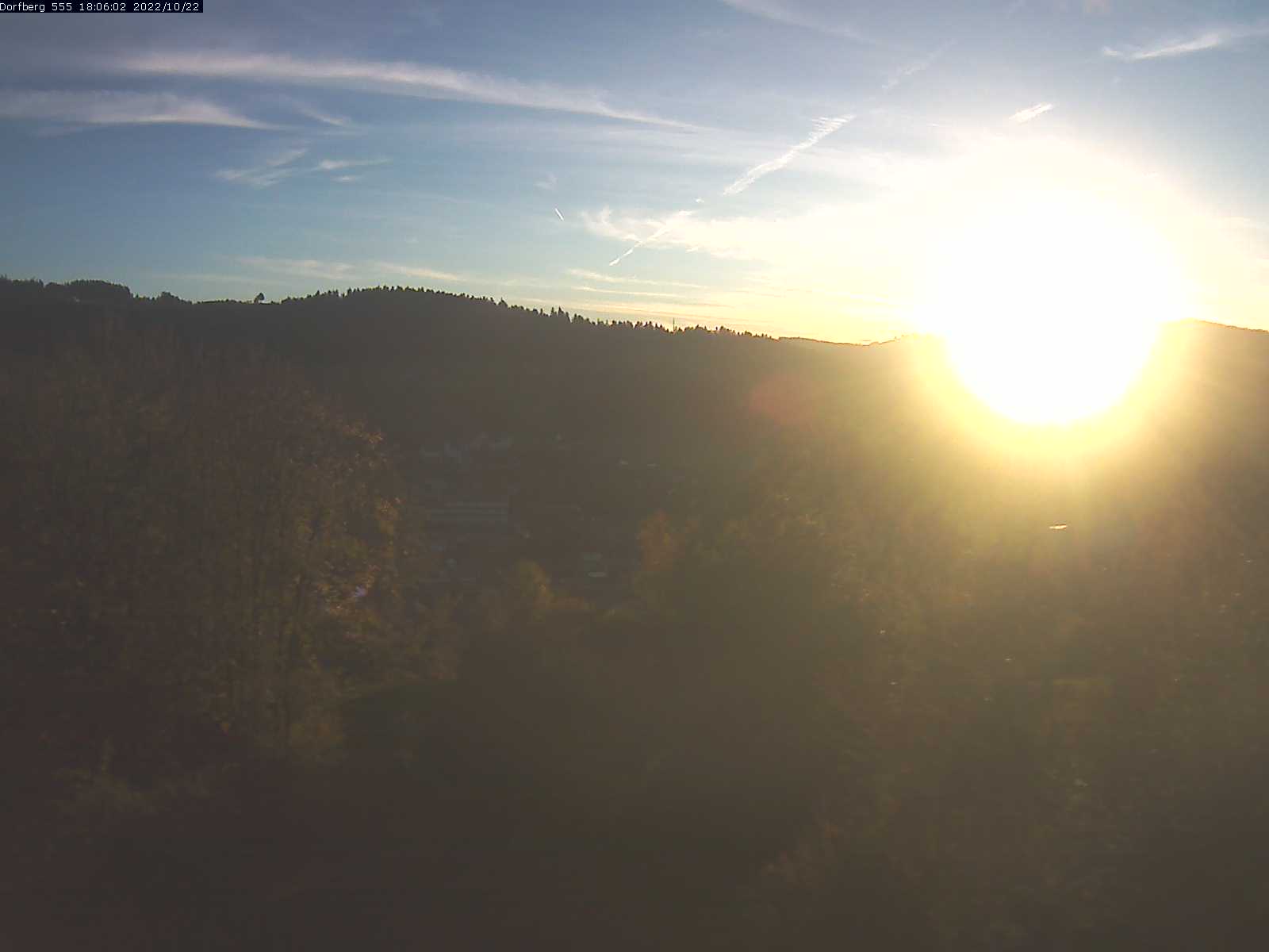 Webcam-Bild: Aussicht vom Dorfberg in Langnau 20221022-180601