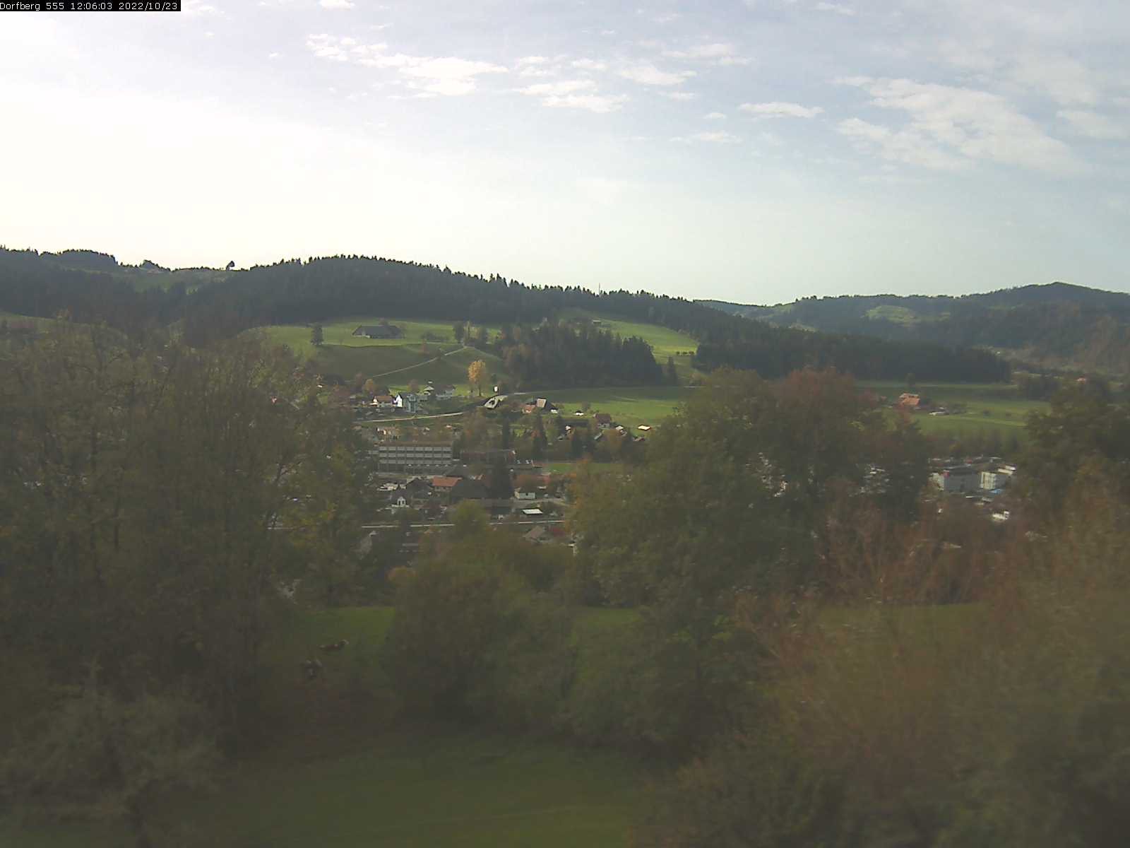 Webcam-Bild: Aussicht vom Dorfberg in Langnau 20221023-120601