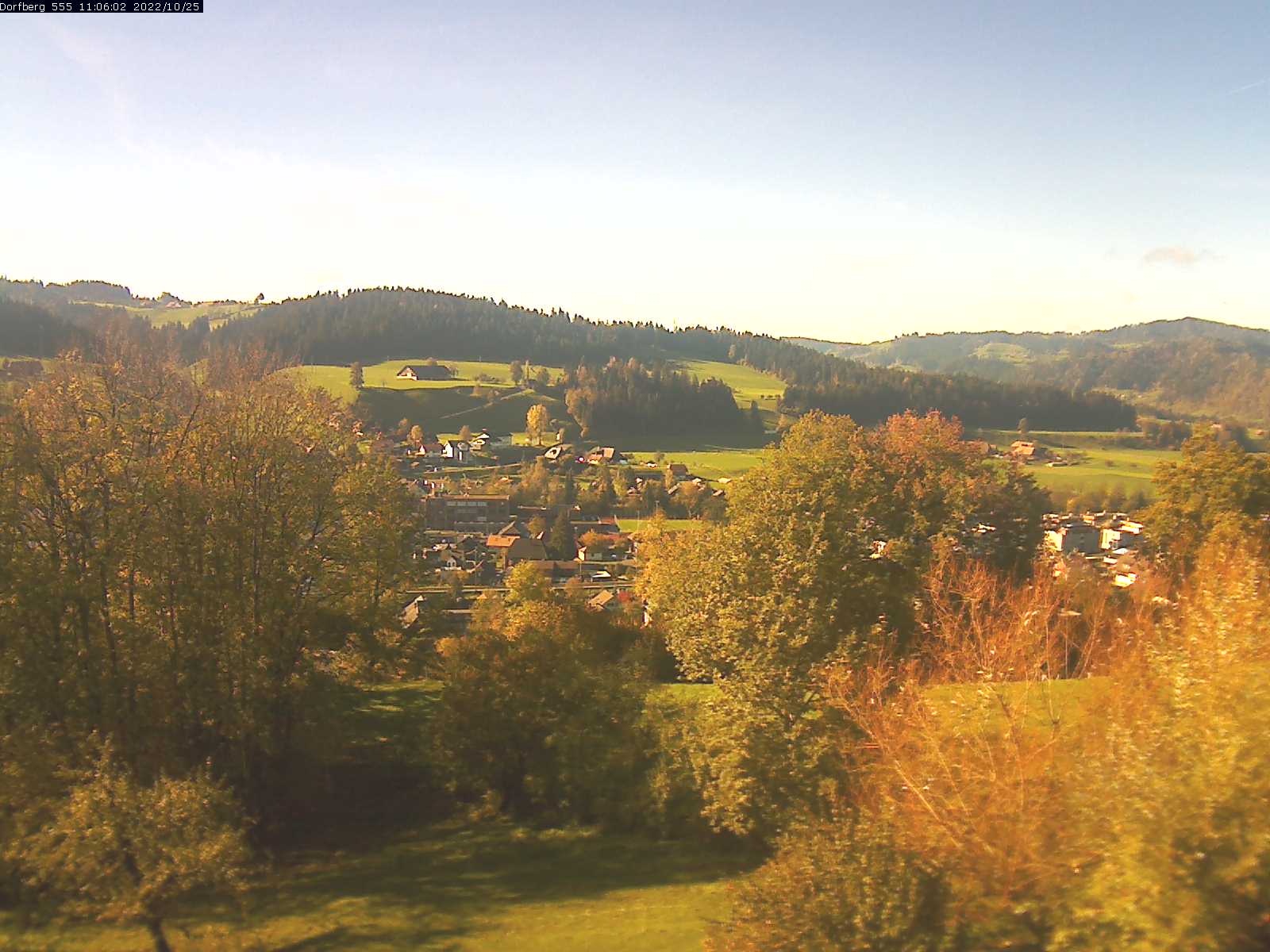 Webcam-Bild: Aussicht vom Dorfberg in Langnau 20221025-110601