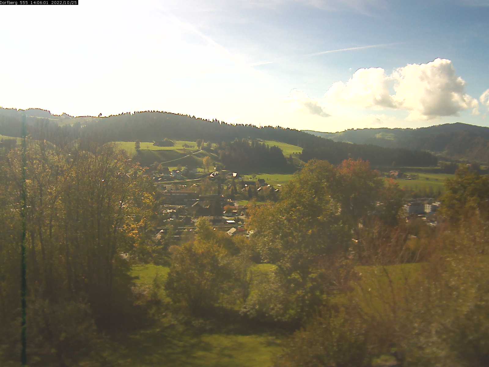 Webcam-Bild: Aussicht vom Dorfberg in Langnau 20221025-140601