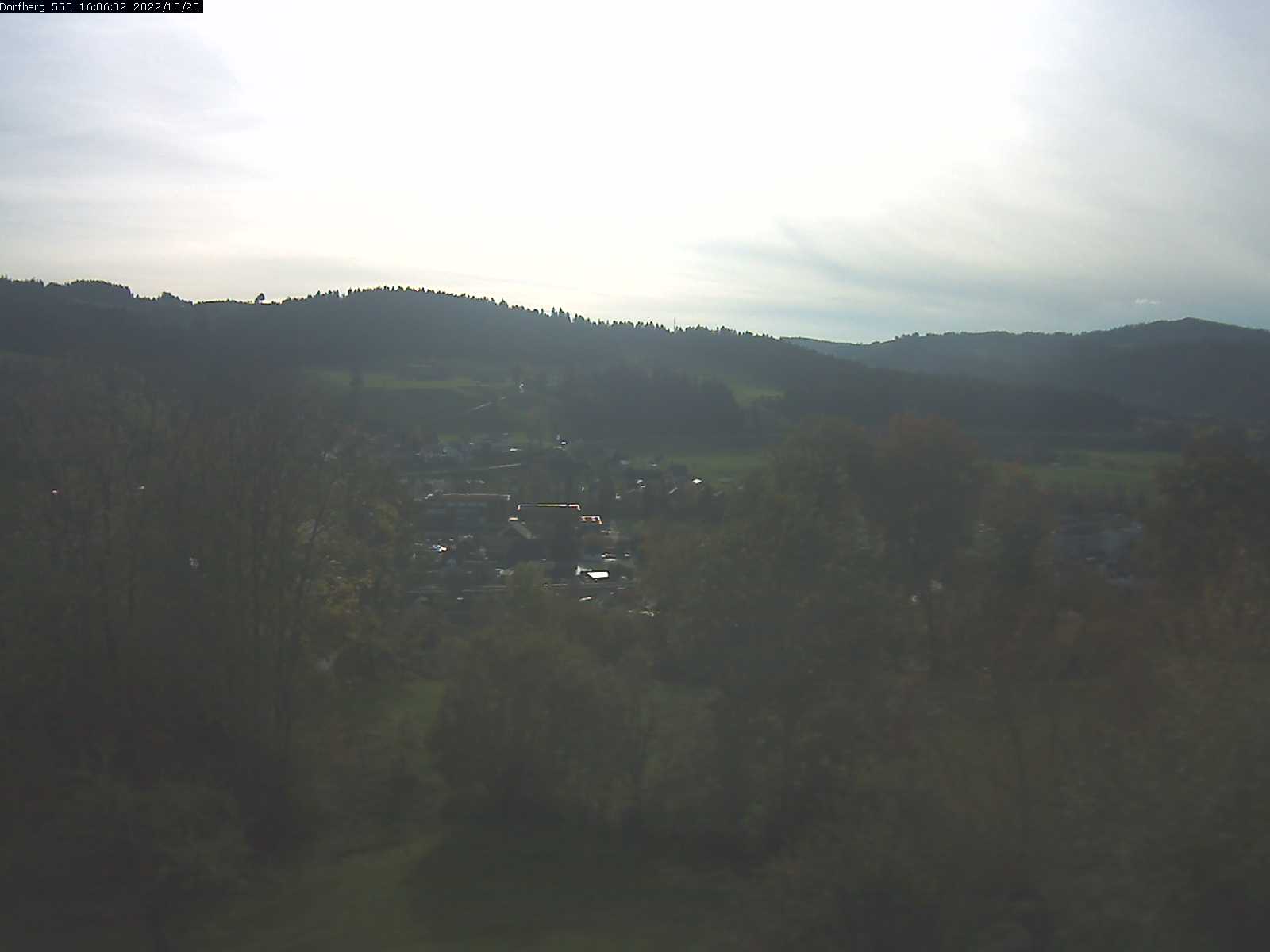 Webcam-Bild: Aussicht vom Dorfberg in Langnau 20221025-160601