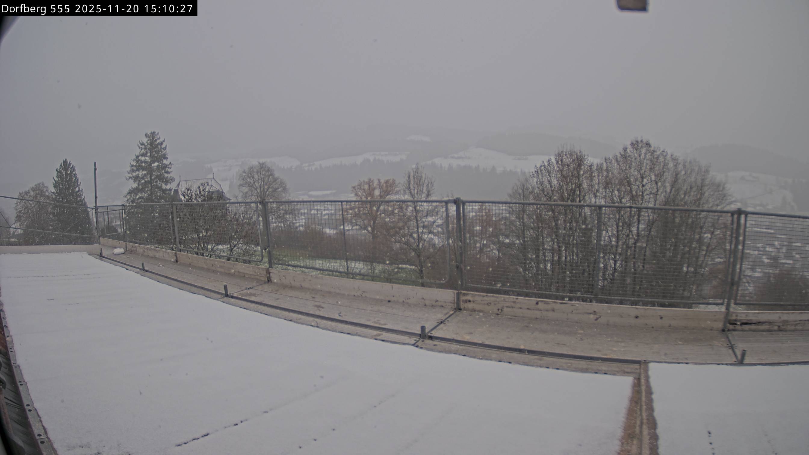 Webcam-Bild: Aussicht vom Dorfberg in Langnau 20251120-151027