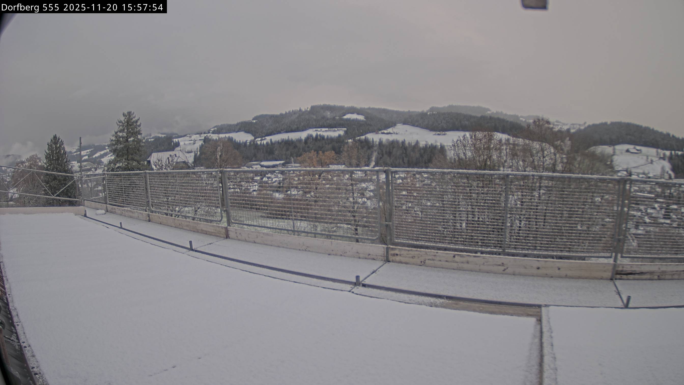 Webcam-Bild: Aussicht vom Dorfberg in Langnau 20251120-155754