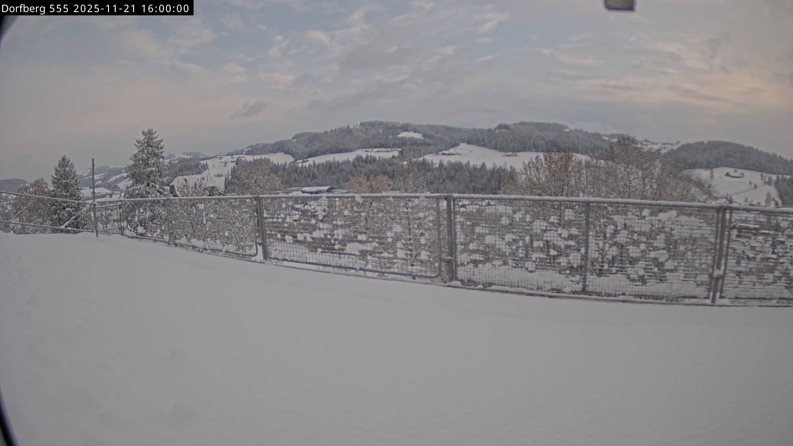 Webcam-Bild: Aussicht vom Dorfberg in Langnau 20251121-160000