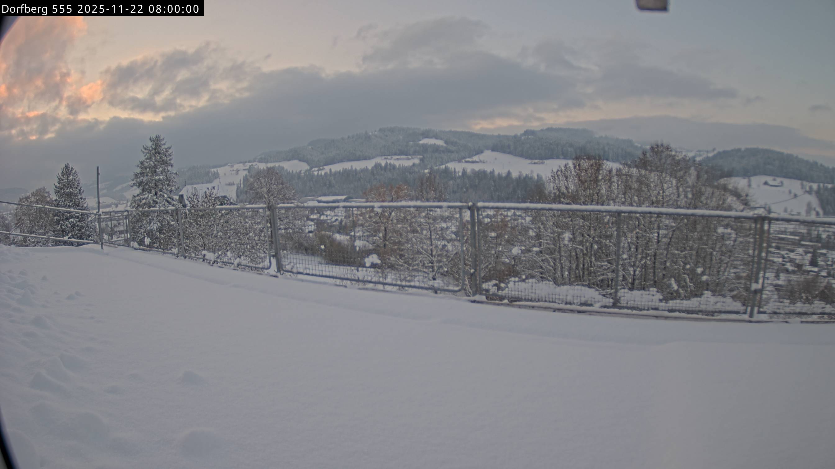 Webcam-Bild: Aussicht vom Dorfberg in Langnau 20251122-080000