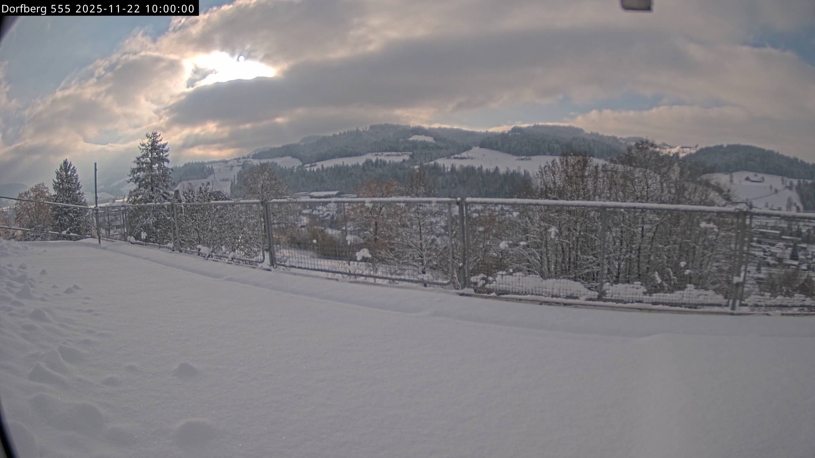 Webcam-Bild: Aussicht vom Dorfberg in Langnau 20251122-100000