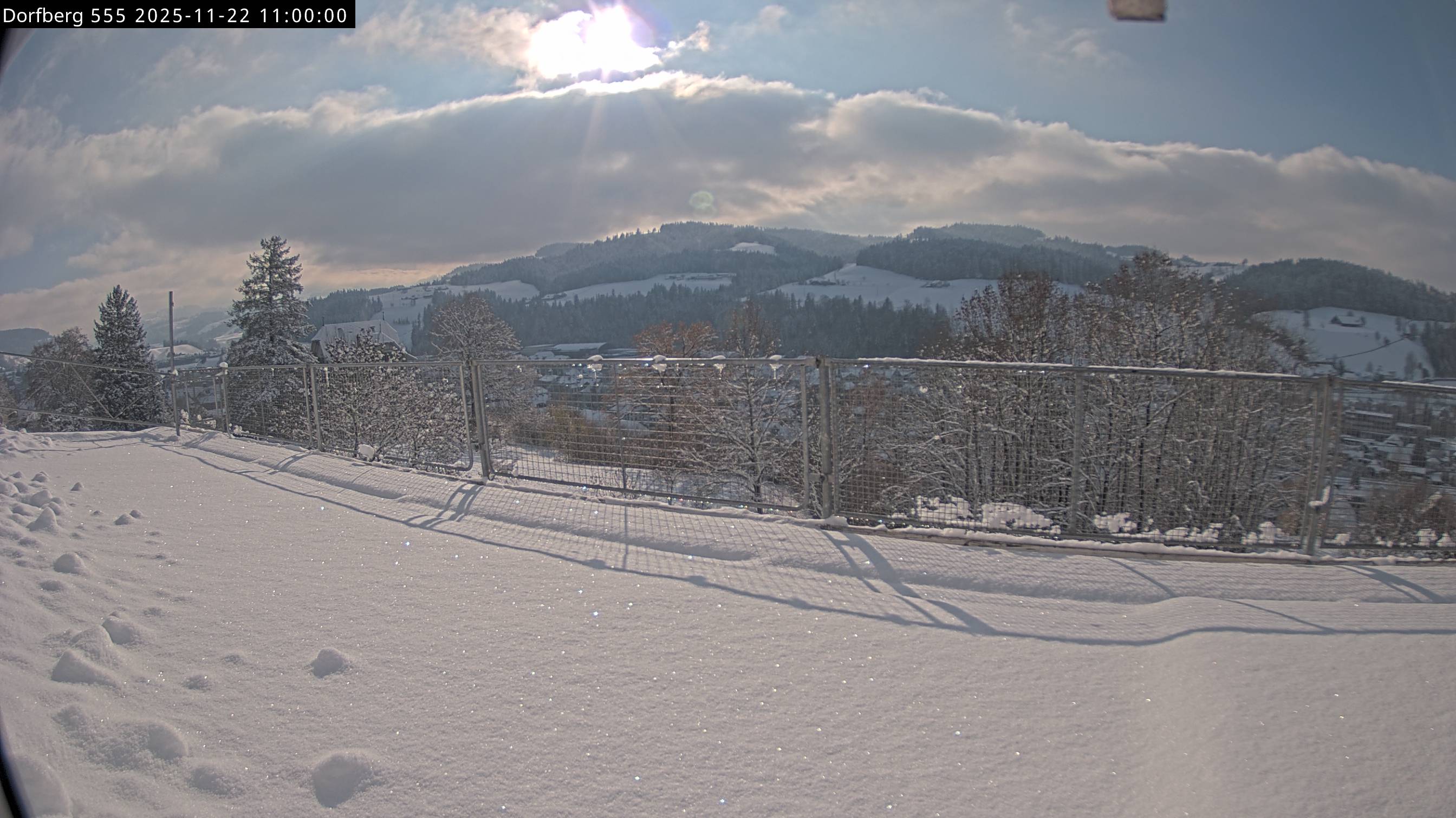Webcam-Bild: Aussicht vom Dorfberg in Langnau 20251122-110000