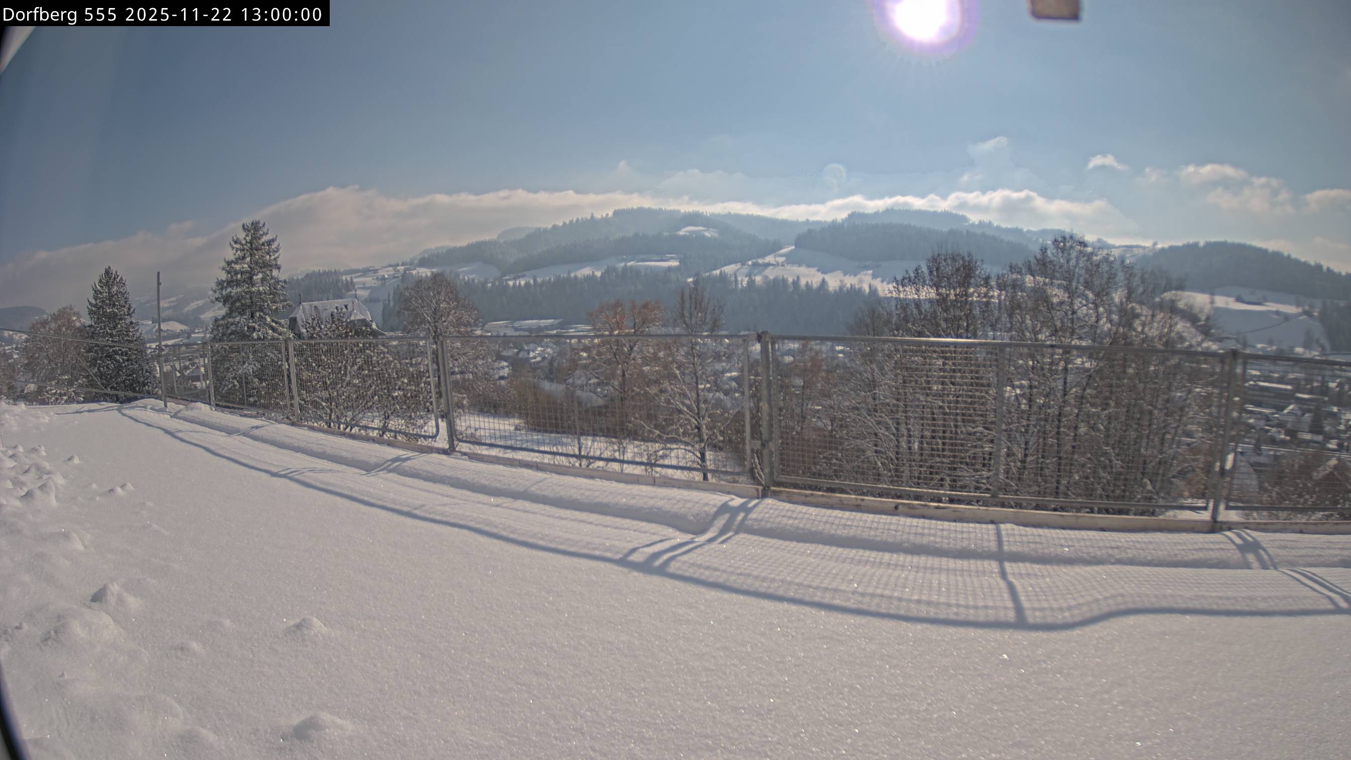 Webcam-Bild: Aussicht vom Dorfberg in Langnau 20251122-130000