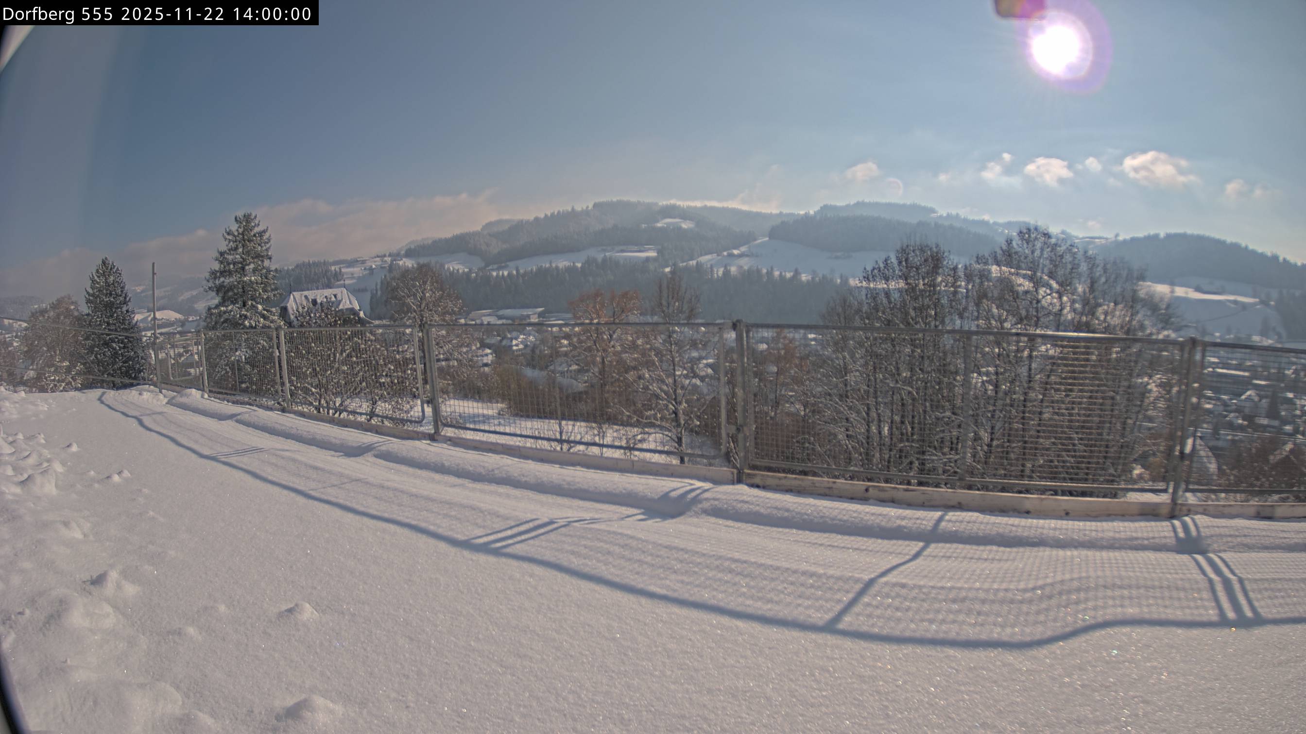 Webcam-Bild: Aussicht vom Dorfberg in Langnau 20251122-140000