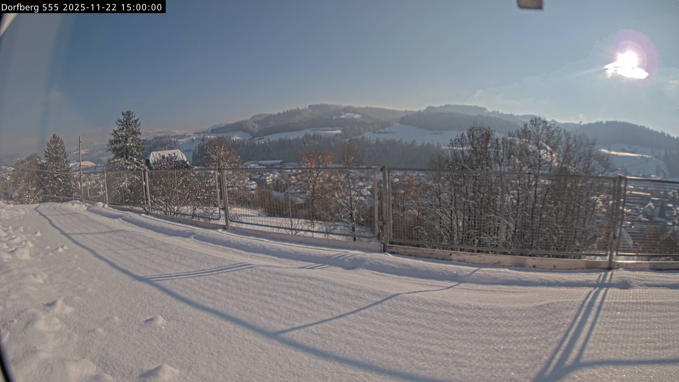 Webcam-Bild: Aussicht vom Dorfberg in Langnau 20251122-150000