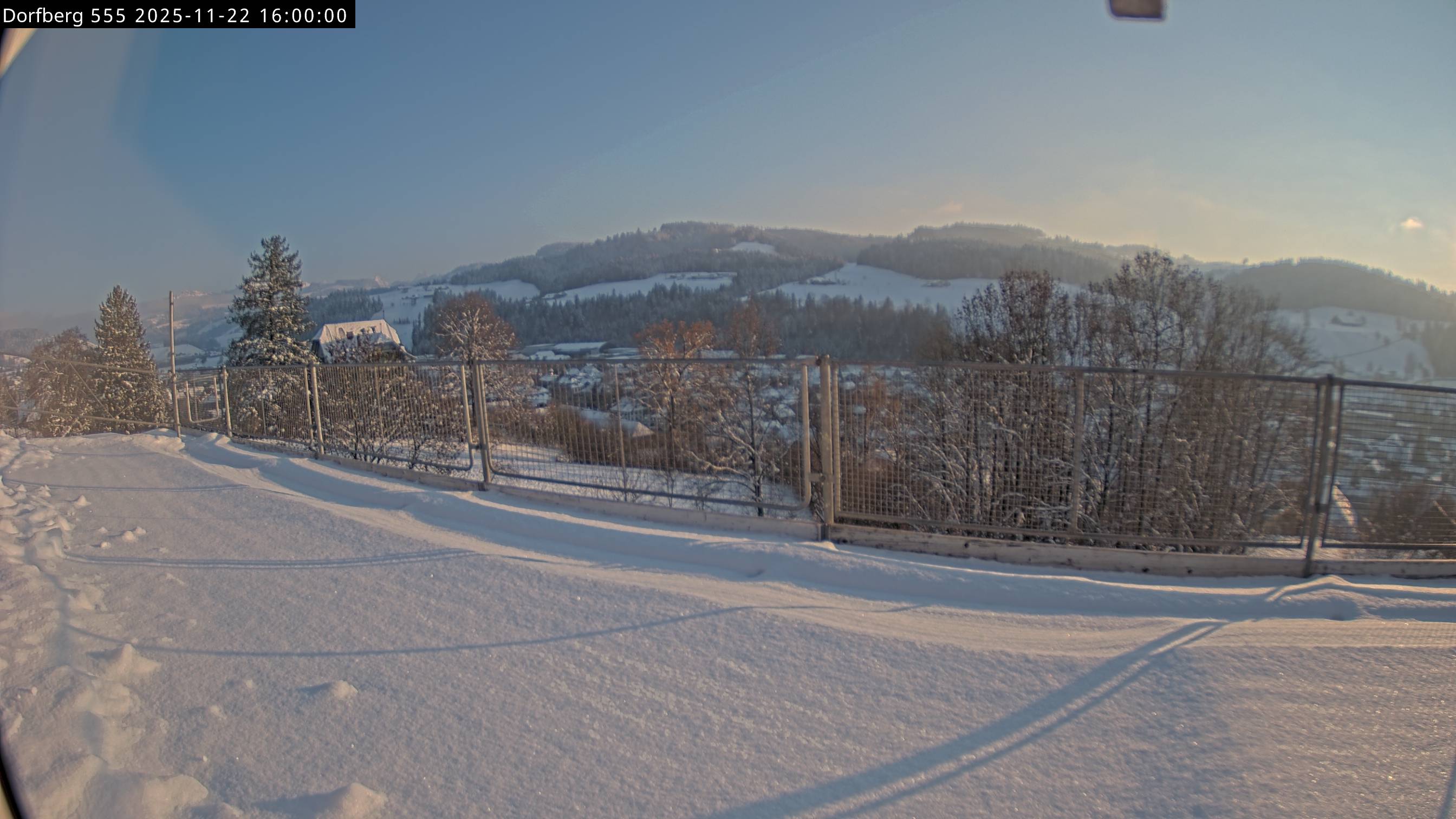 Webcam-Bild: Aussicht vom Dorfberg in Langnau 20251122-160000