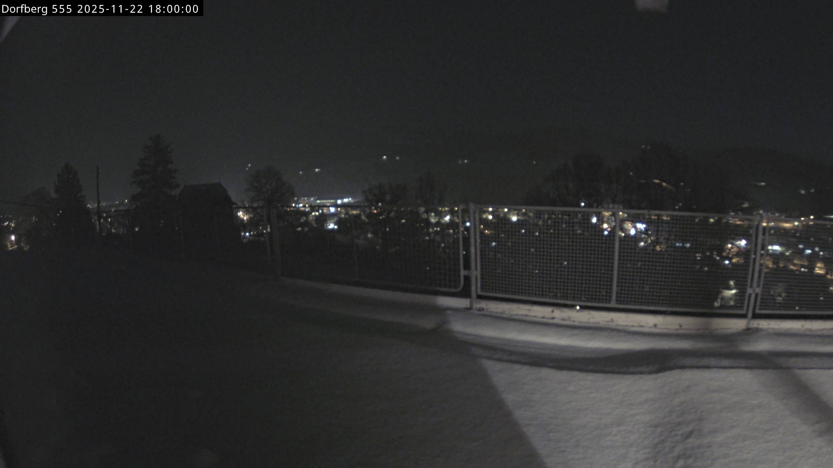 Webcam-Bild: Aussicht vom Dorfberg in Langnau 20251122-180000