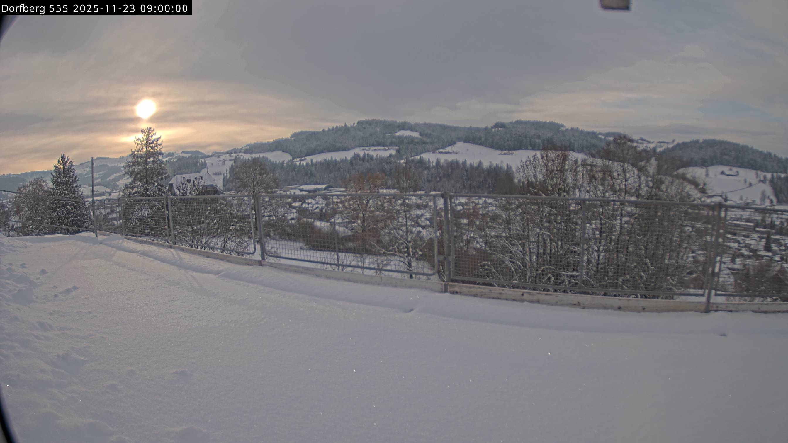 Webcam-Bild: Aussicht vom Dorfberg in Langnau 20251123-090000