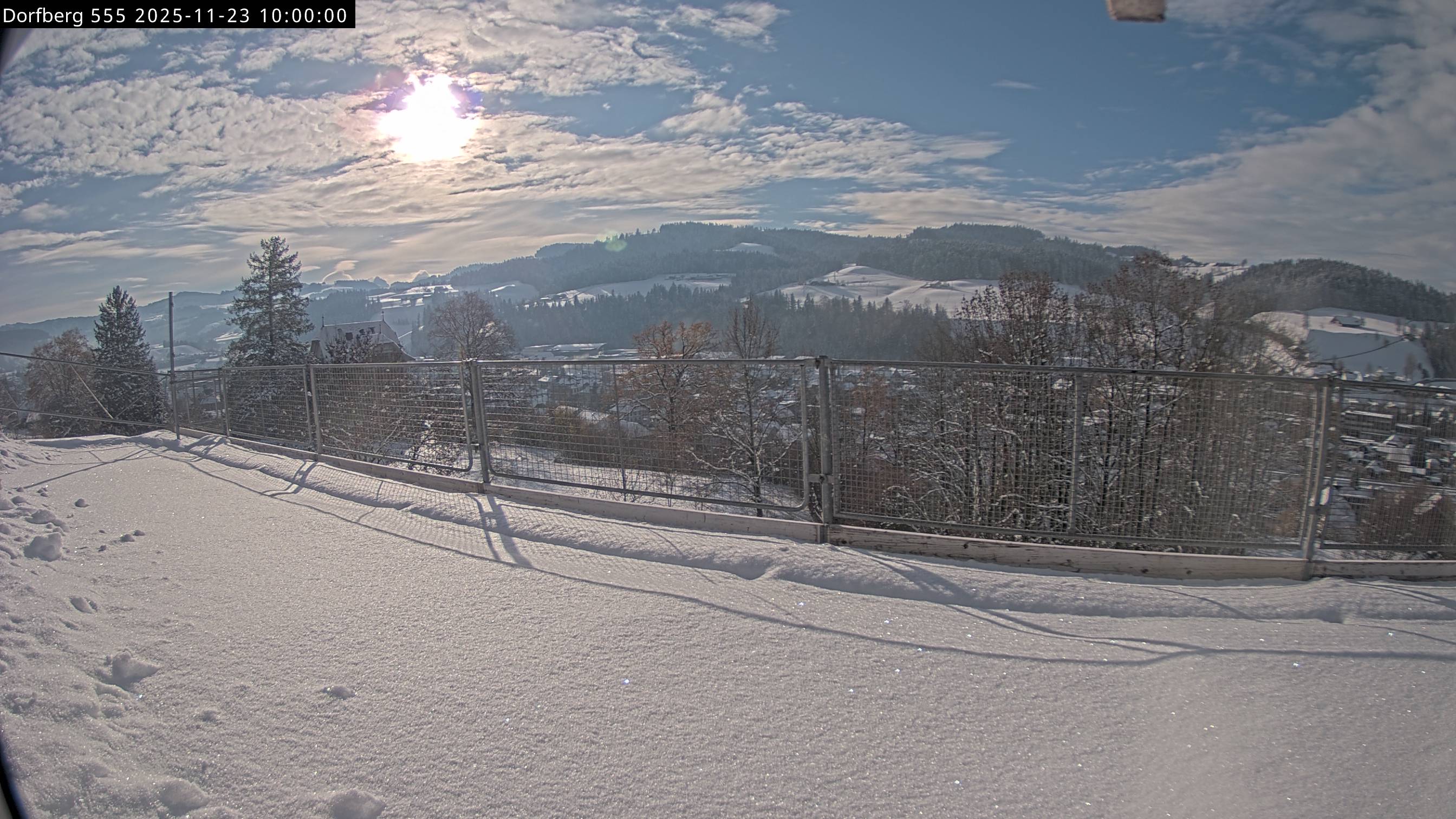 Webcam-Bild: Aussicht vom Dorfberg in Langnau 20251123-100000