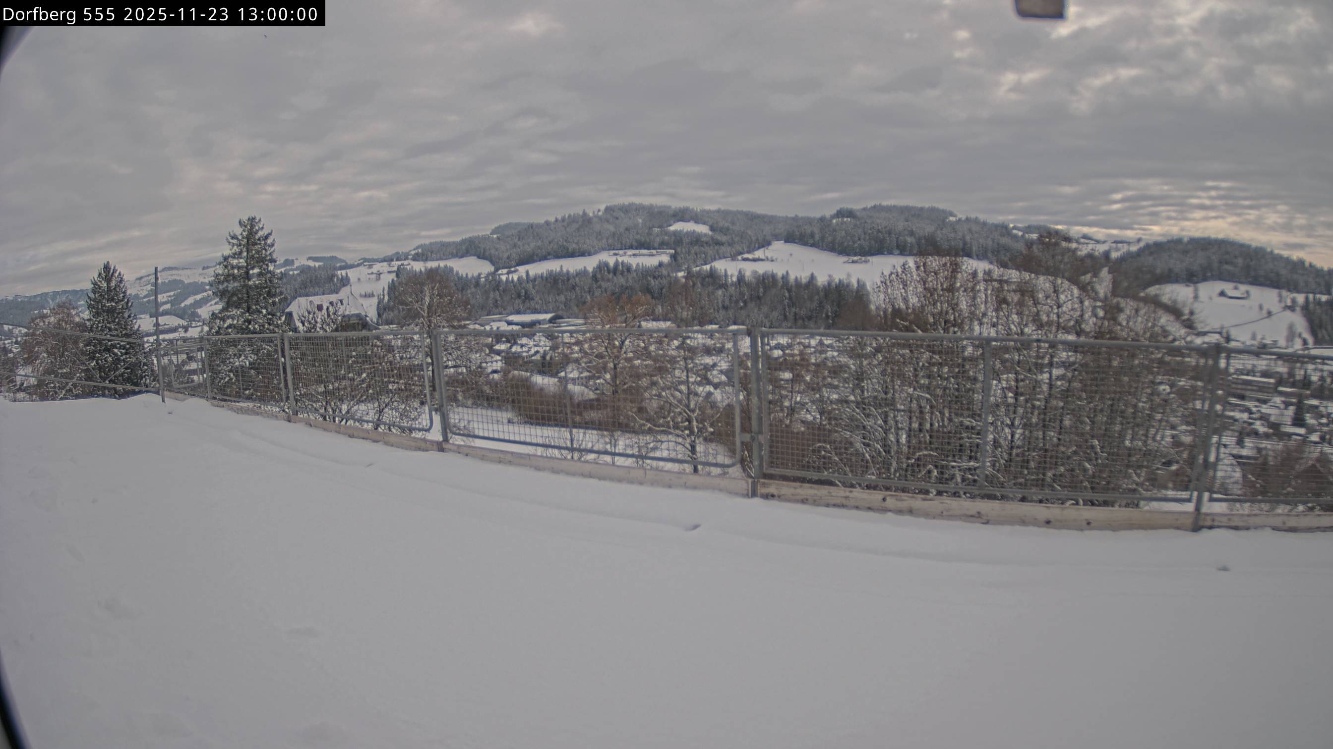 Webcam-Bild: Aussicht vom Dorfberg in Langnau 20251123-130000