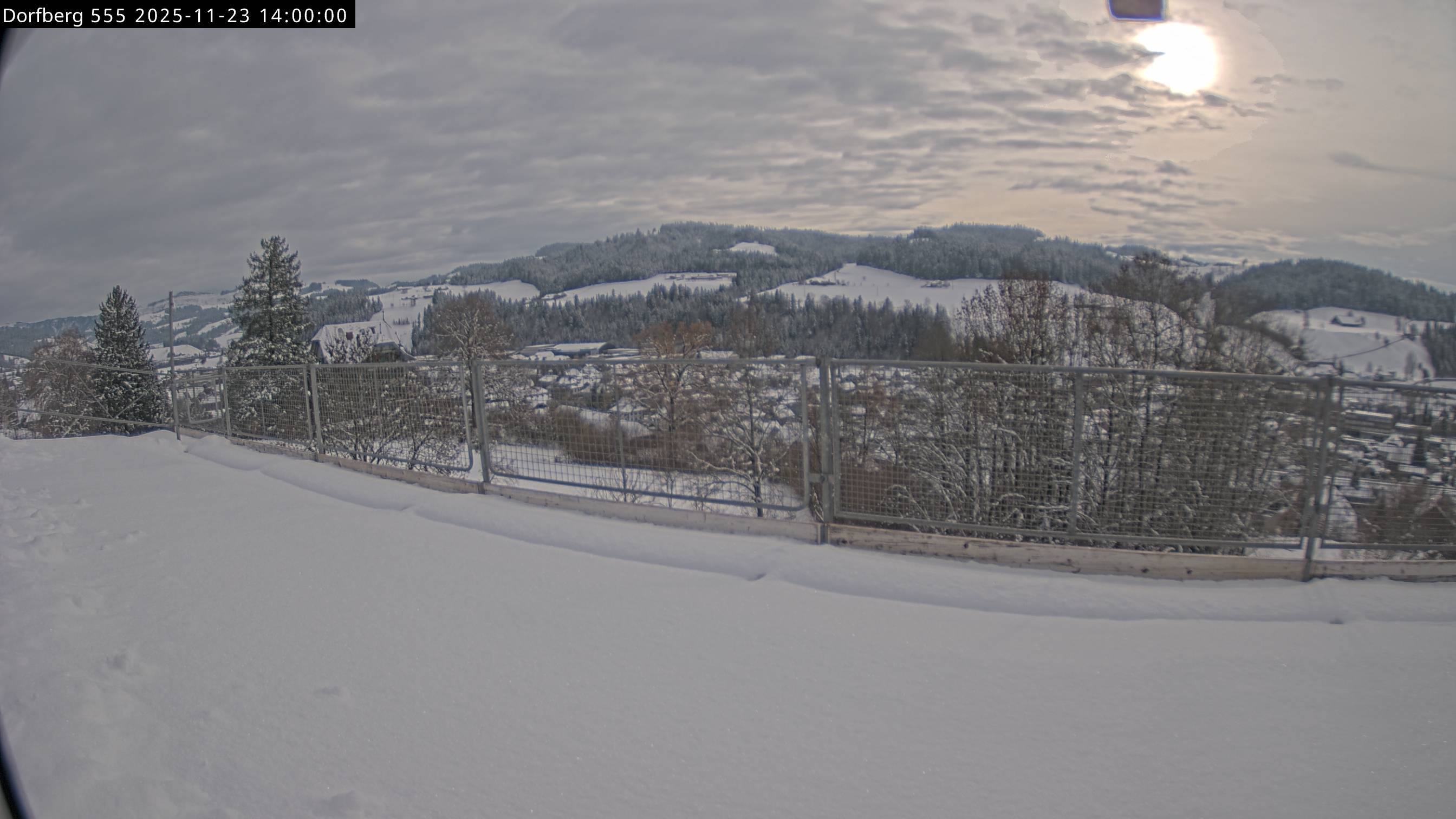 Webcam-Bild: Aussicht vom Dorfberg in Langnau 20251123-140000