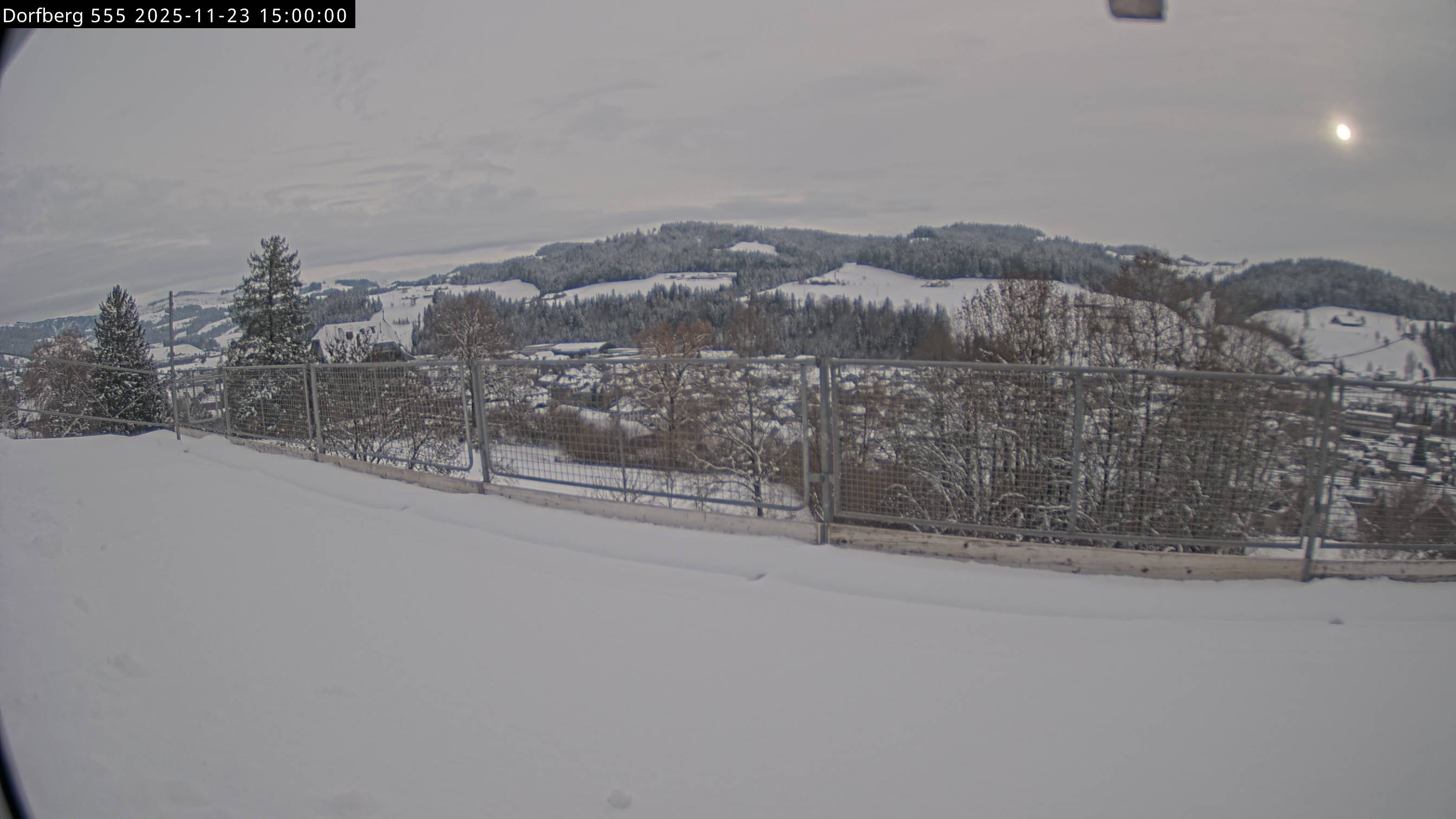Webcam-Bild: Aussicht vom Dorfberg in Langnau 20251123-150000