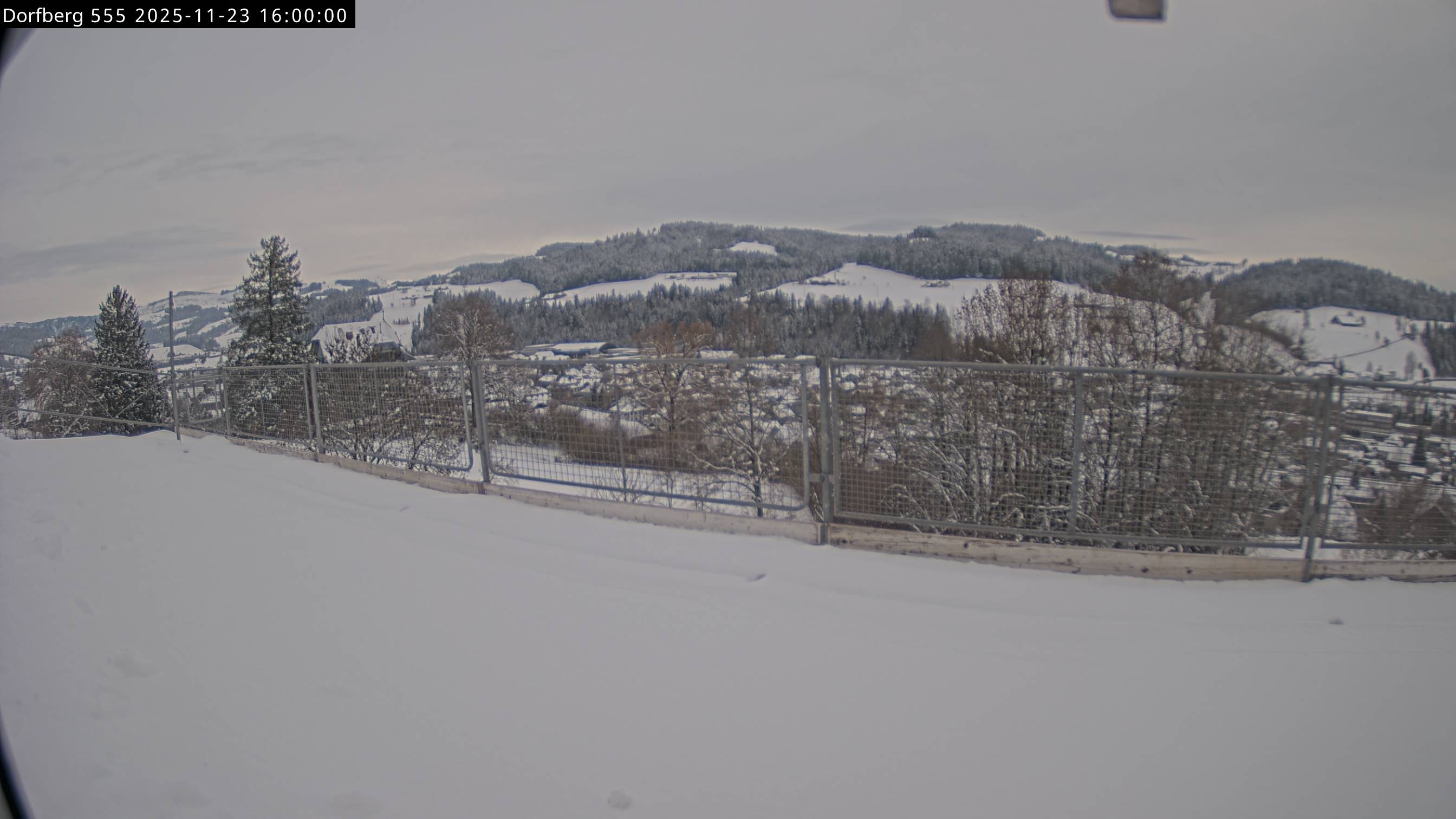 Webcam-Bild: Aussicht vom Dorfberg in Langnau 20251123-160000