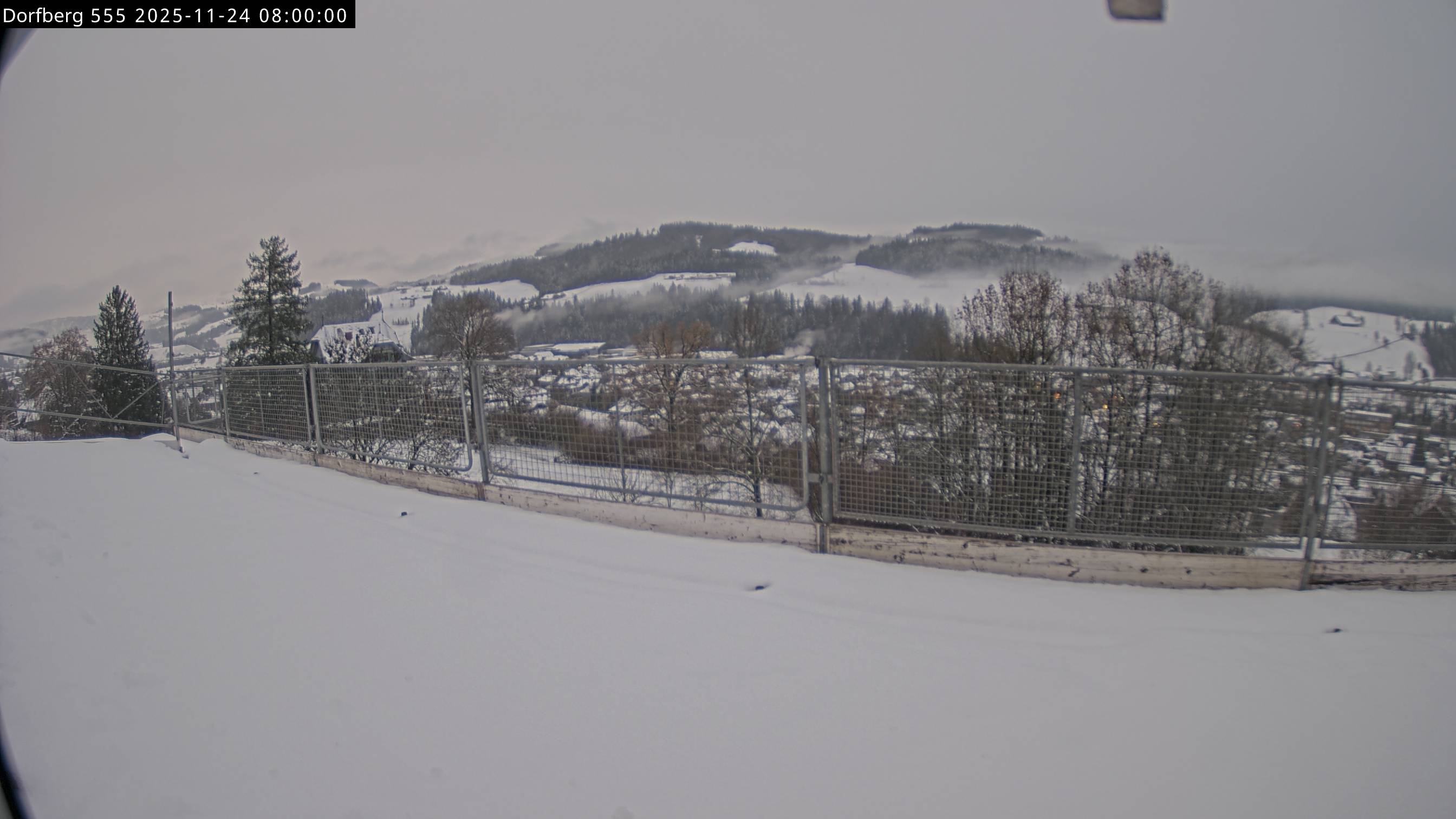 Webcam-Bild: Aussicht vom Dorfberg in Langnau 20251124-080000